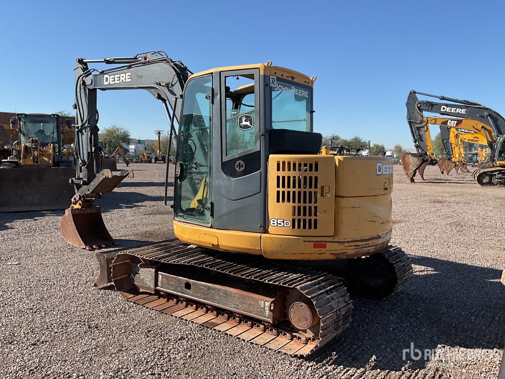 Aspect général with Image, coin arrière gauche