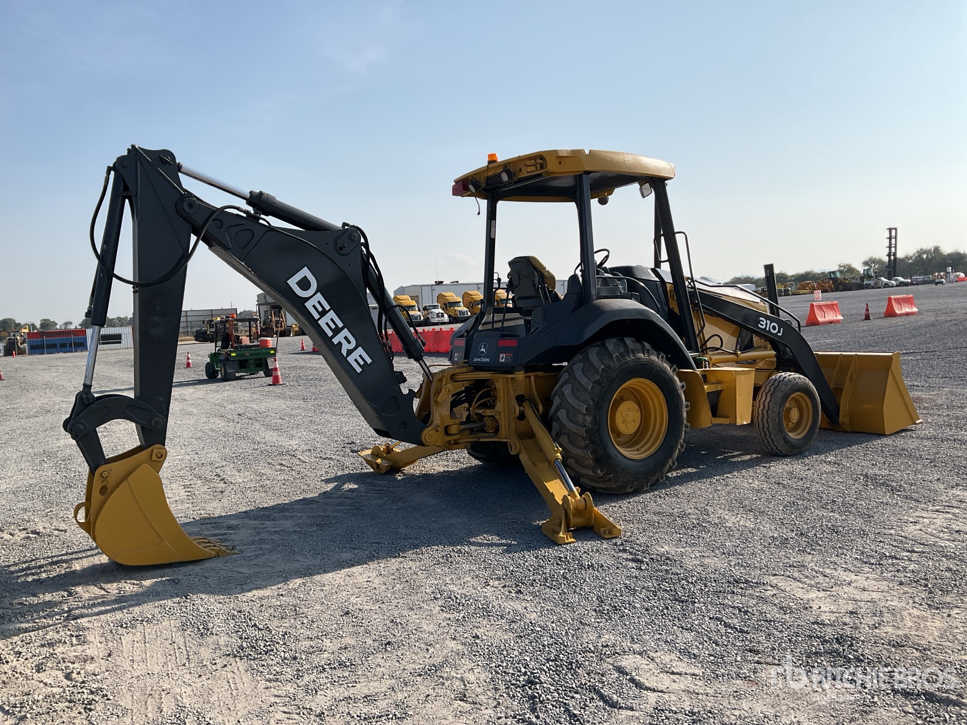 General Appearance with Foto, angolo anteriore sinistro