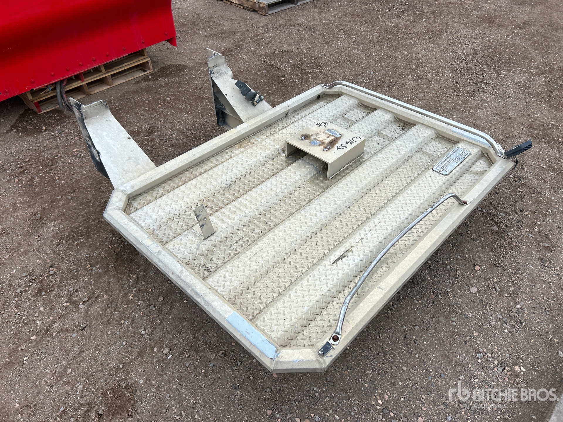 General Appearance with Bild, Ecke hinten links