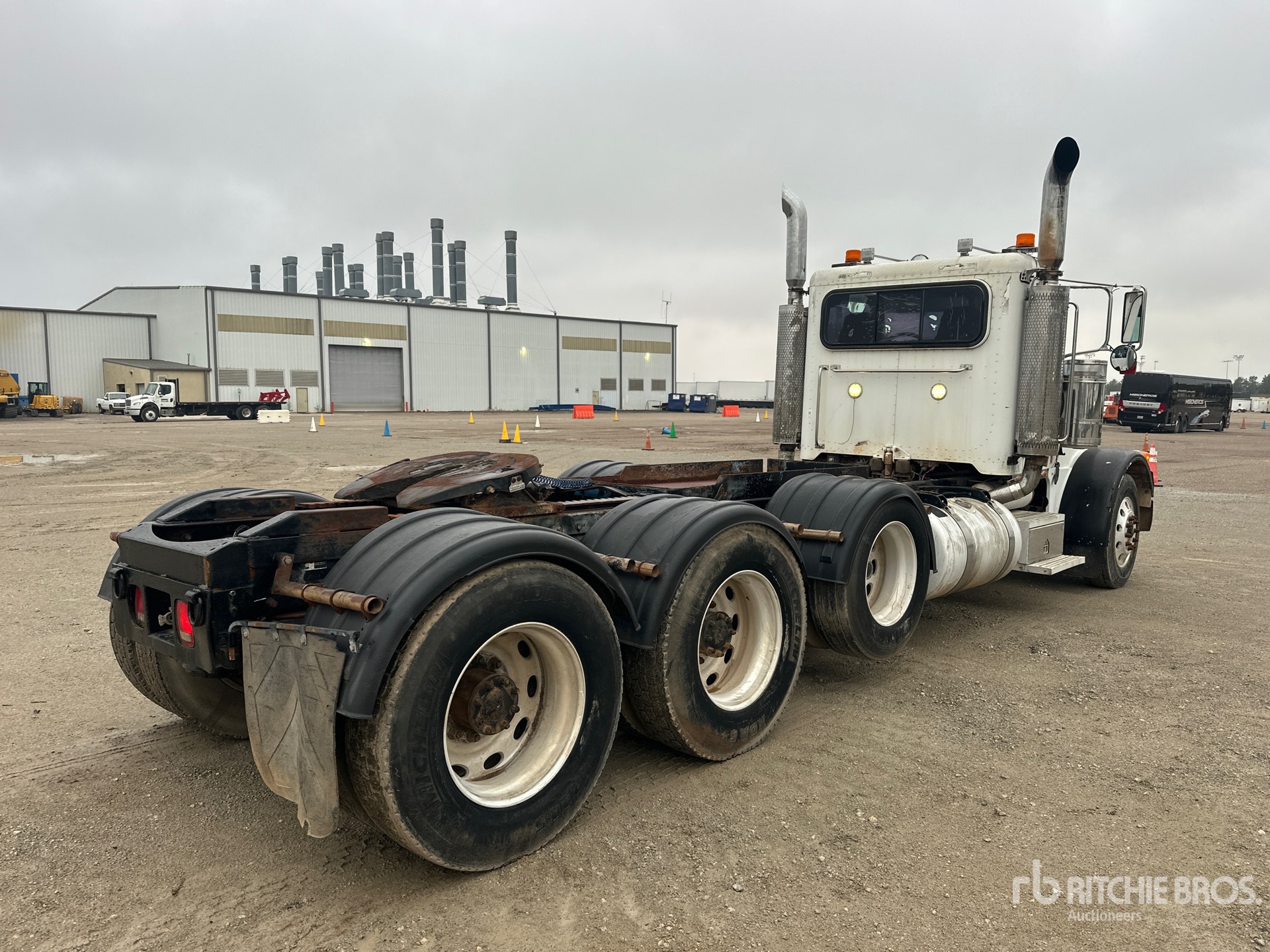 General Appearance with Imagen: esquina trasera derecha