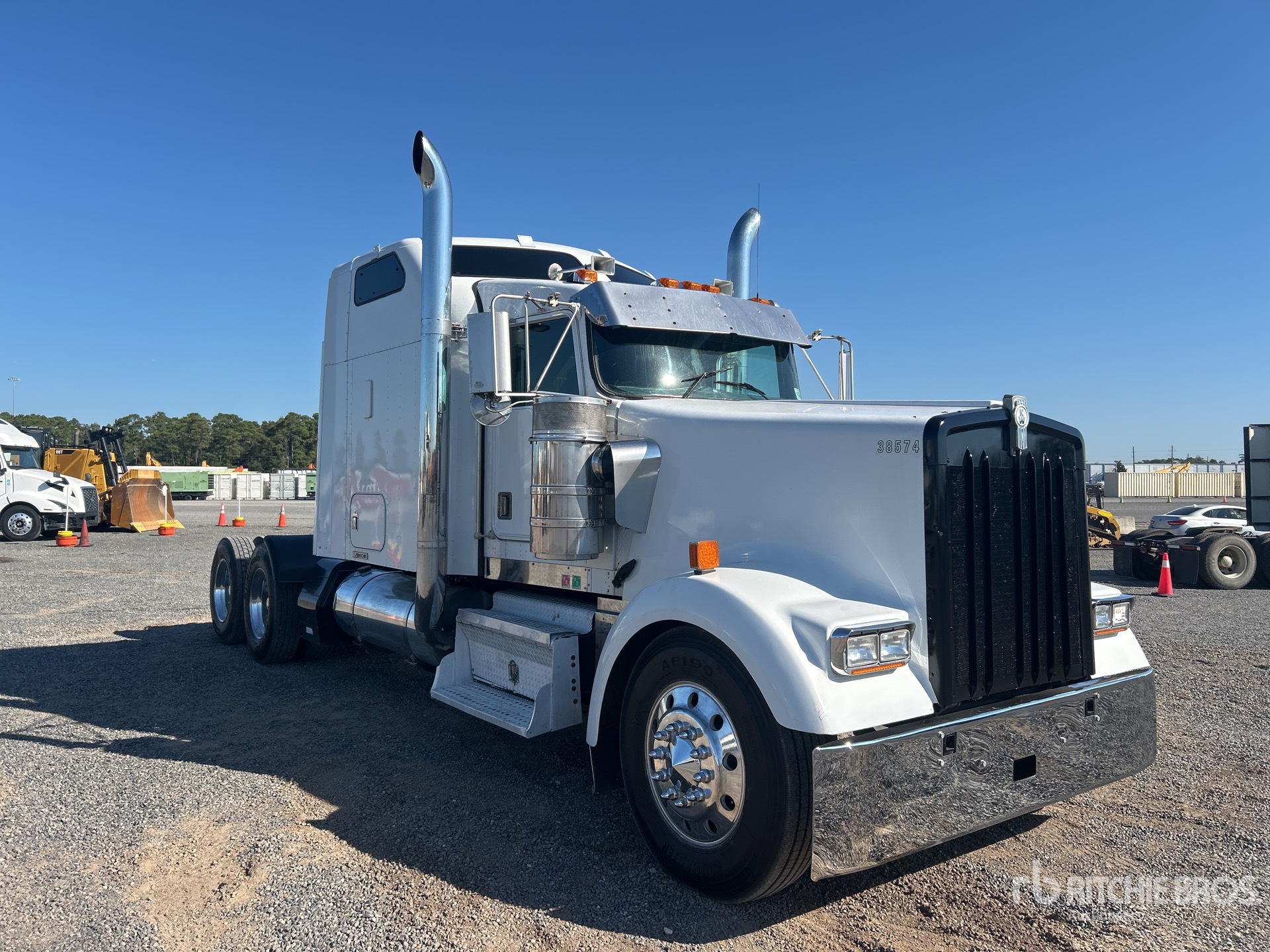 General Appearance with Picture, Right Front Corner