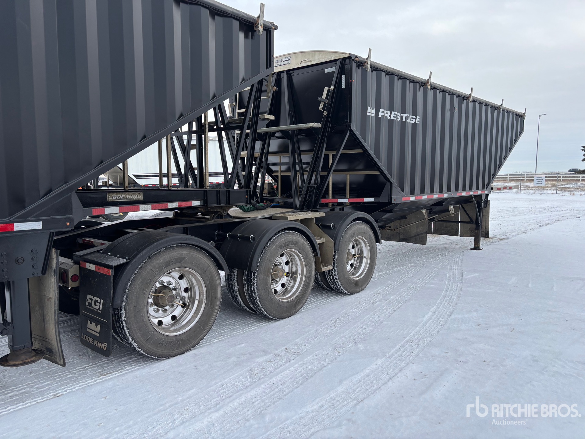 General Appearance with Imagen: esquina trasera derecha