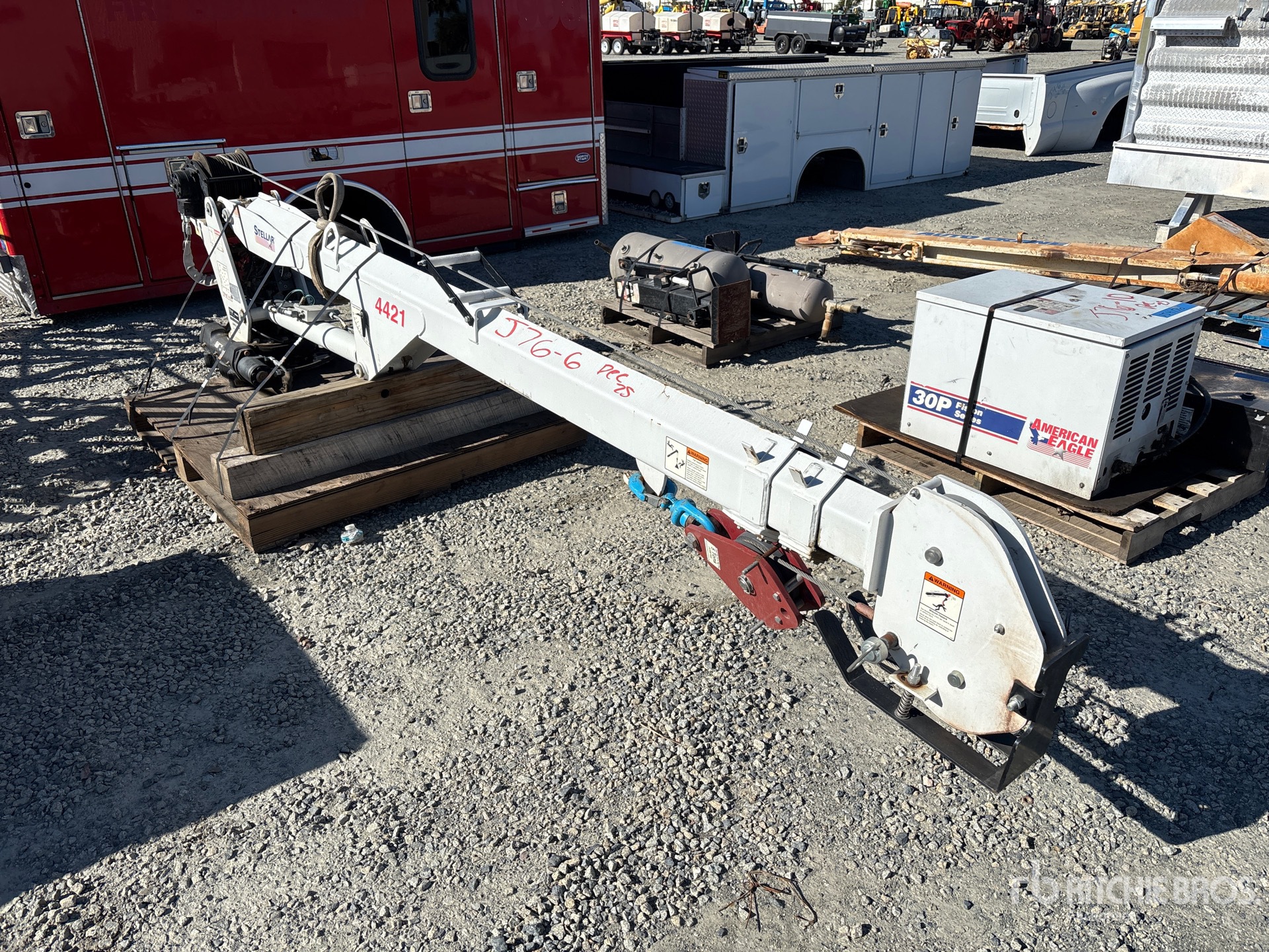 Aspect général with Image, coin avant droit