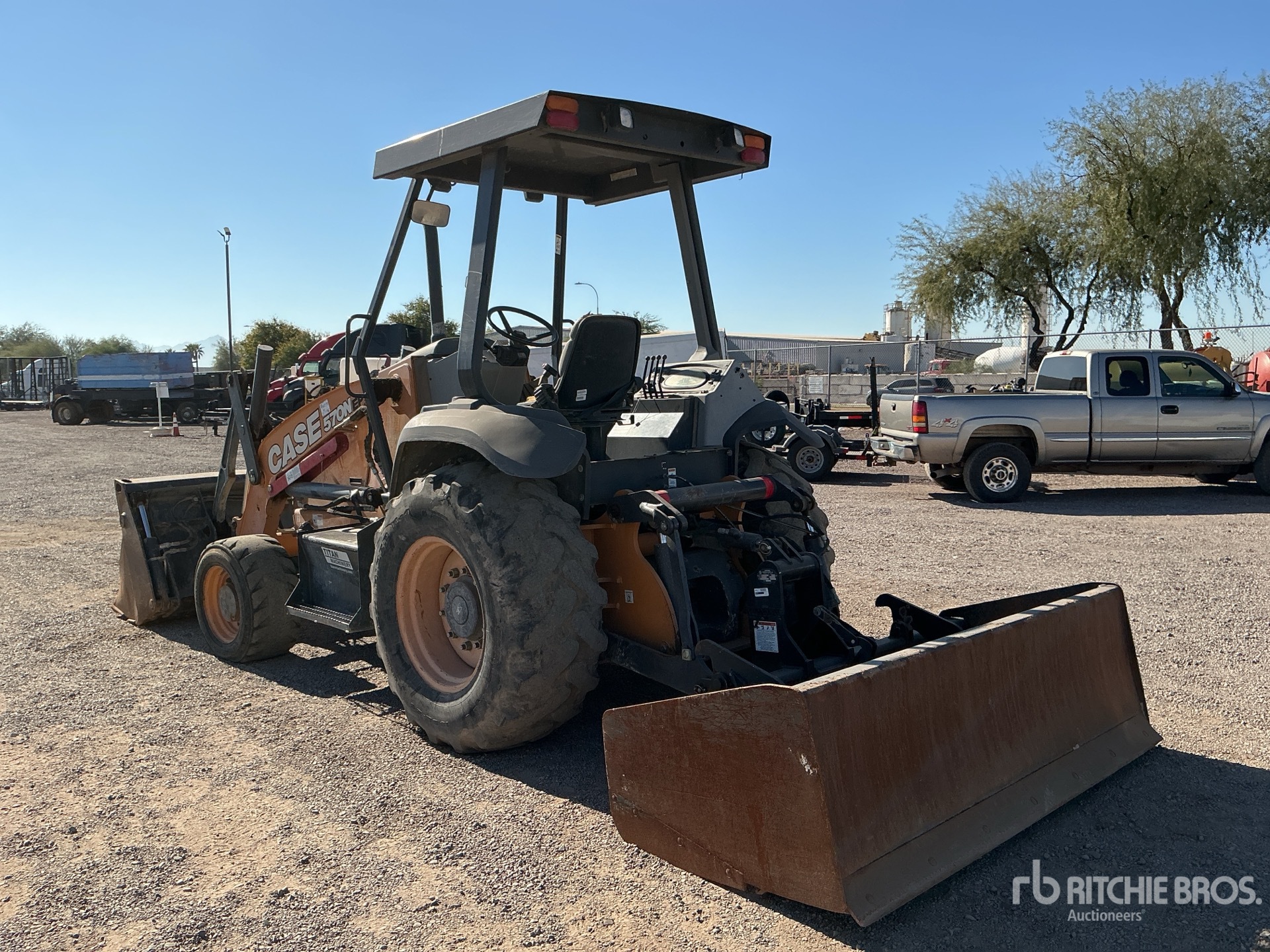 General Appearance with Imagen: esquina trasera izquierda