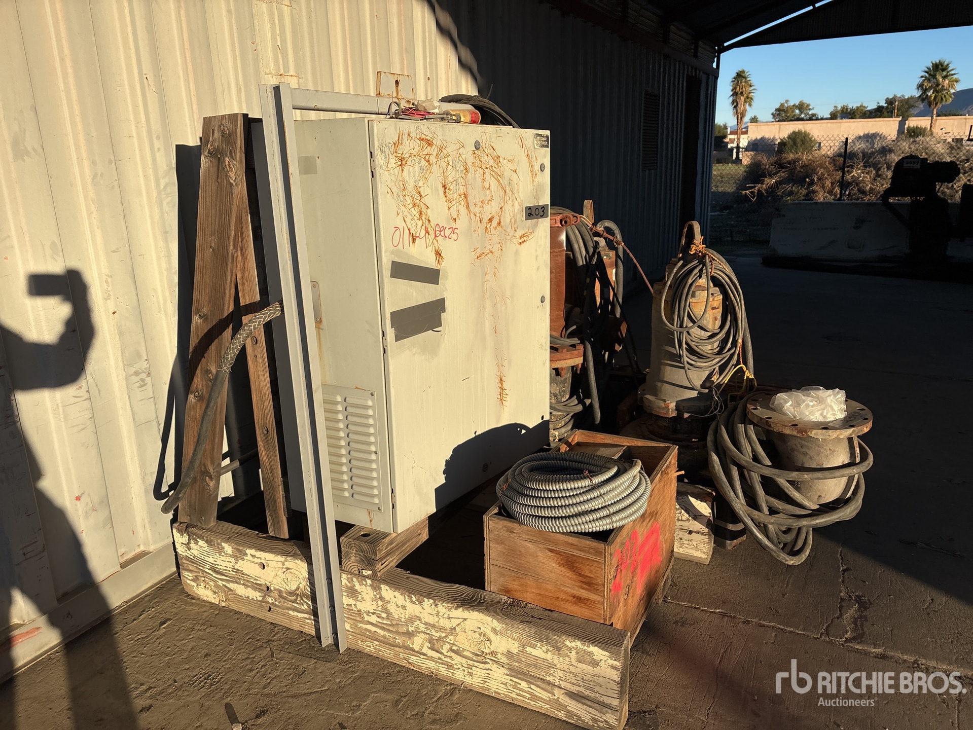 General Appearance with Picture, Right Front Corner