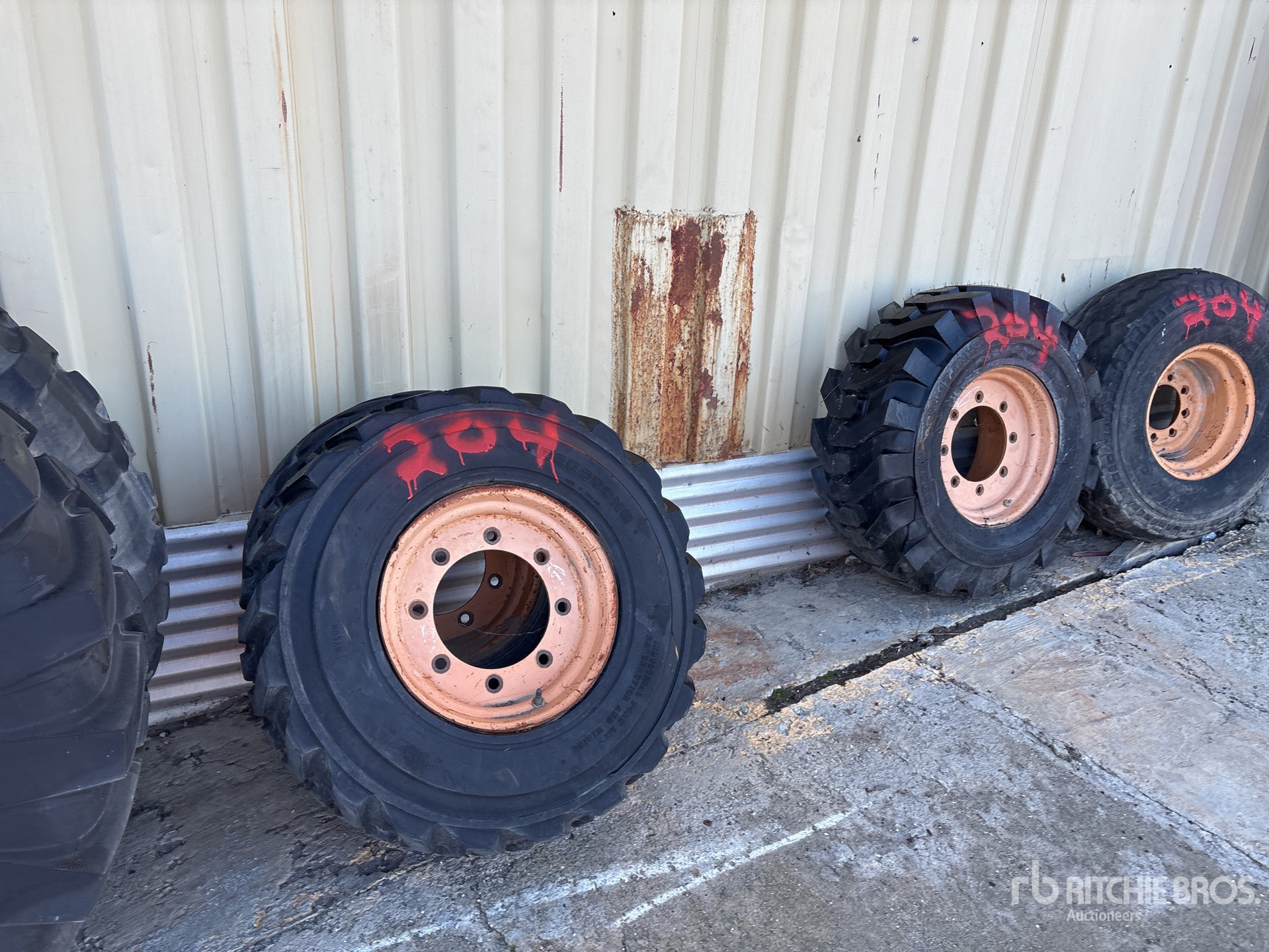 General Appearance with Picture, Right Rear Corner