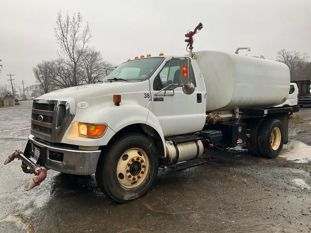 2015 Ford F-750 4x2 Water Truck
