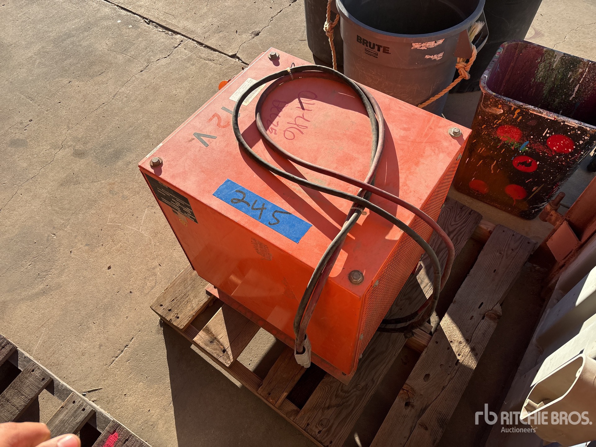 General Appearance with Picture, Right Front Corner