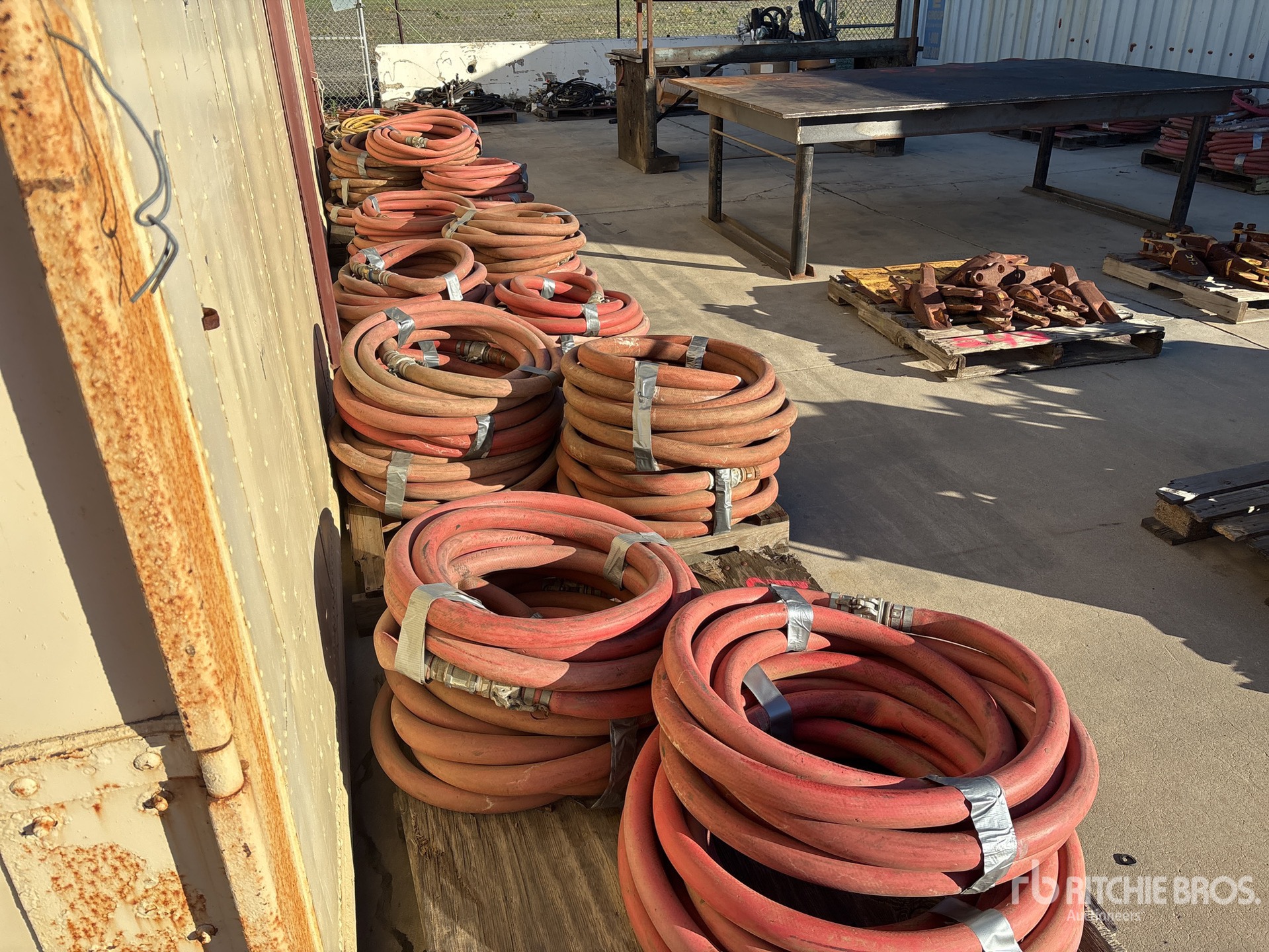 General Appearance with Bild, Ecke hinten rechts