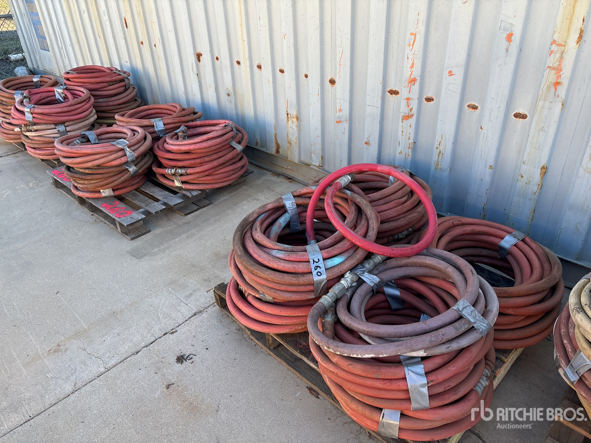 General Appearance with Bild, Ecke vorne links