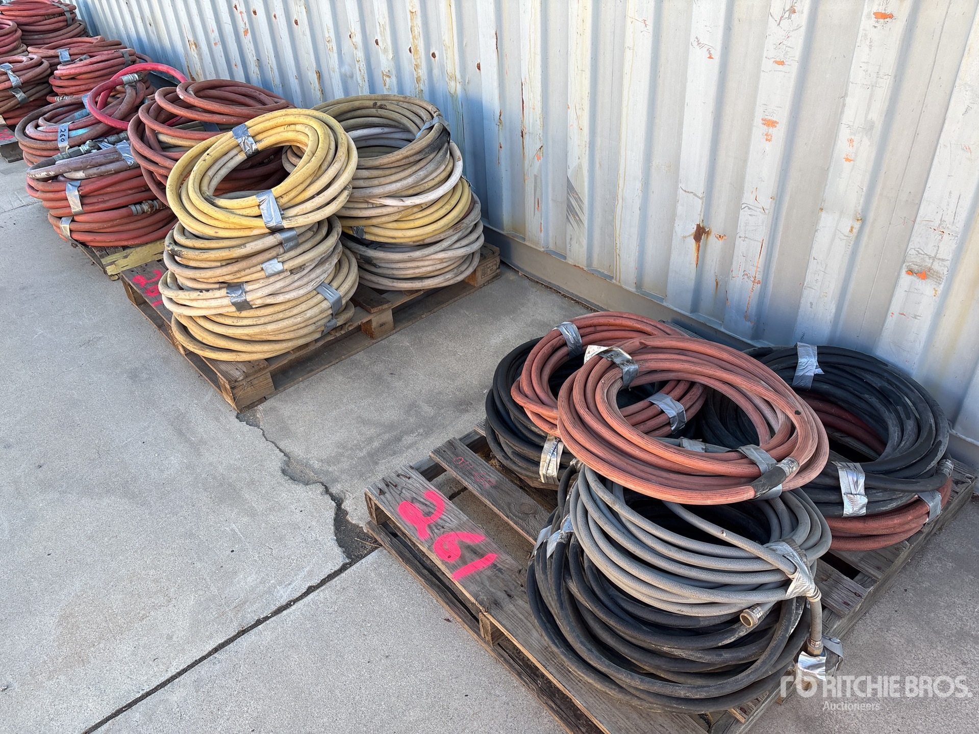 General Appearance with Bild, Ecke hinten links