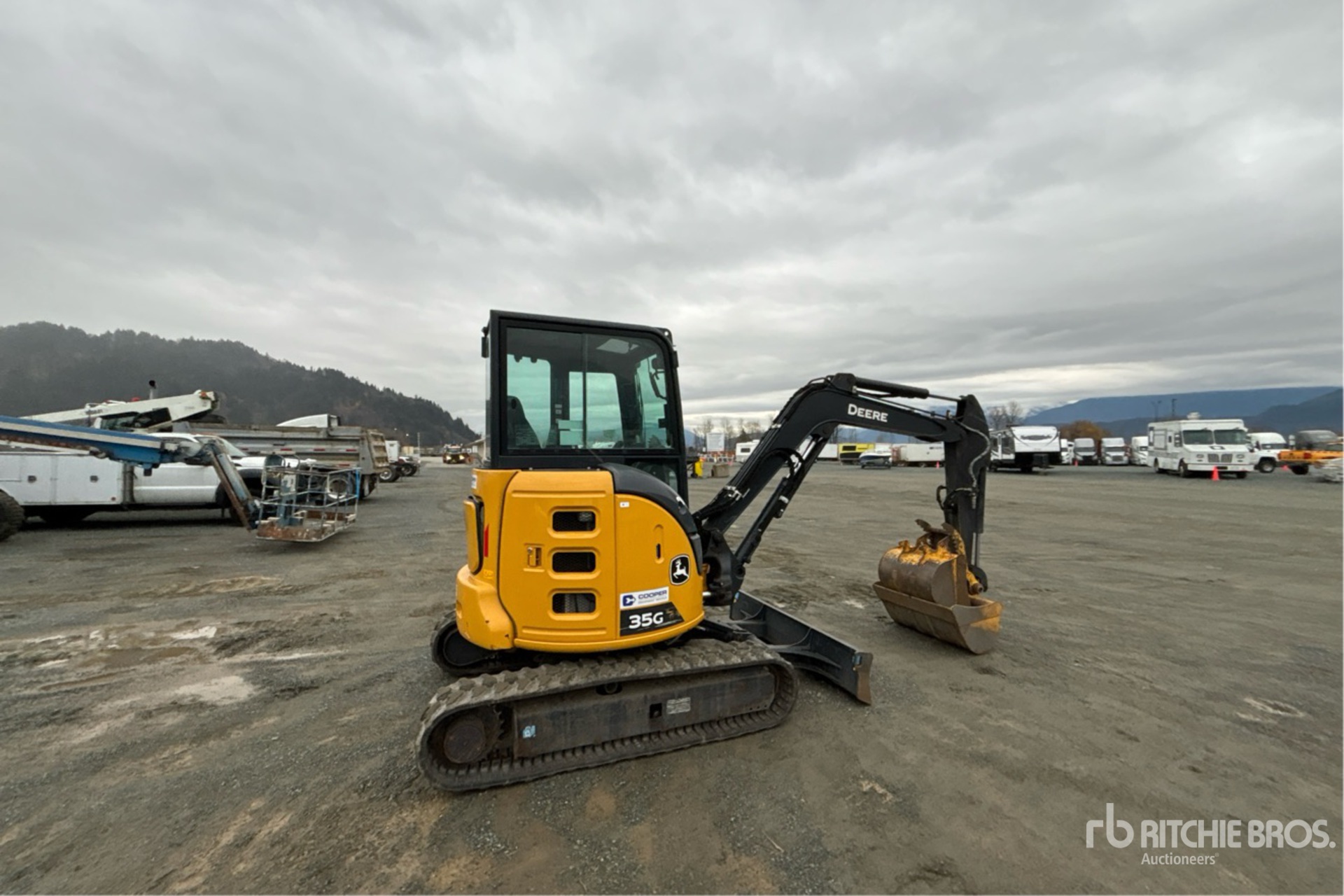 General Appearance with Imagen: esquina trasera derecha