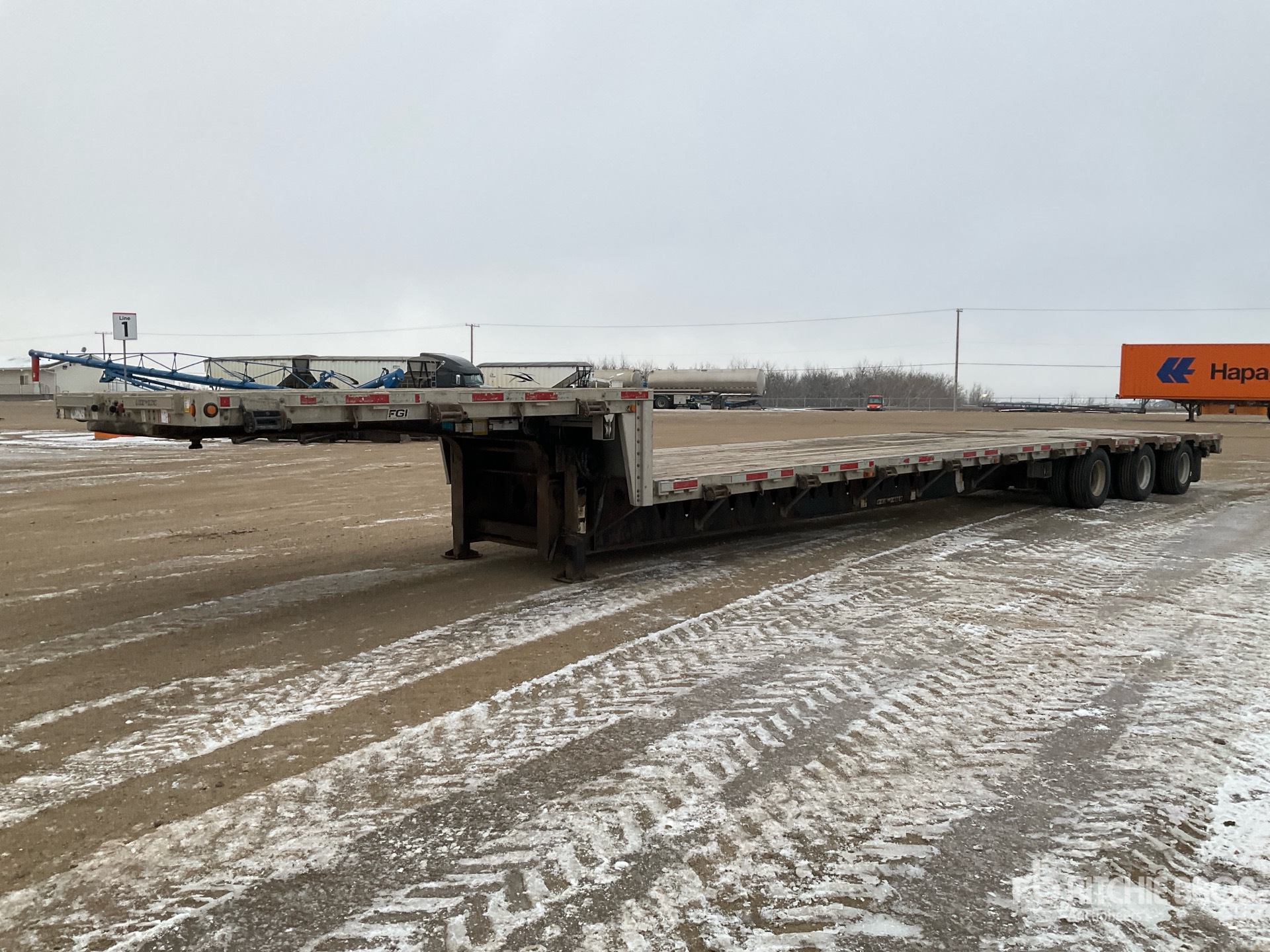 General Appearance with Bild, Ecke vorne links