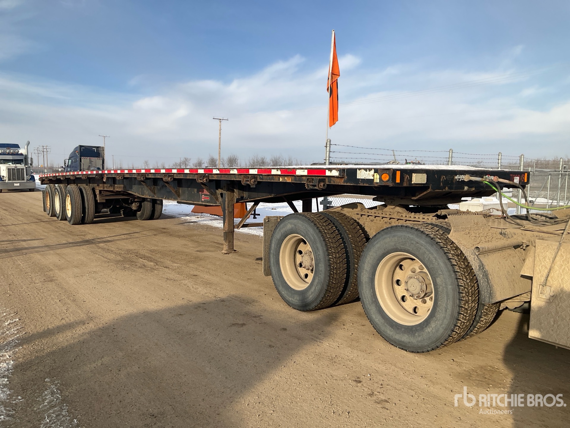 General Appearance with Foto, angolo anteriore destro