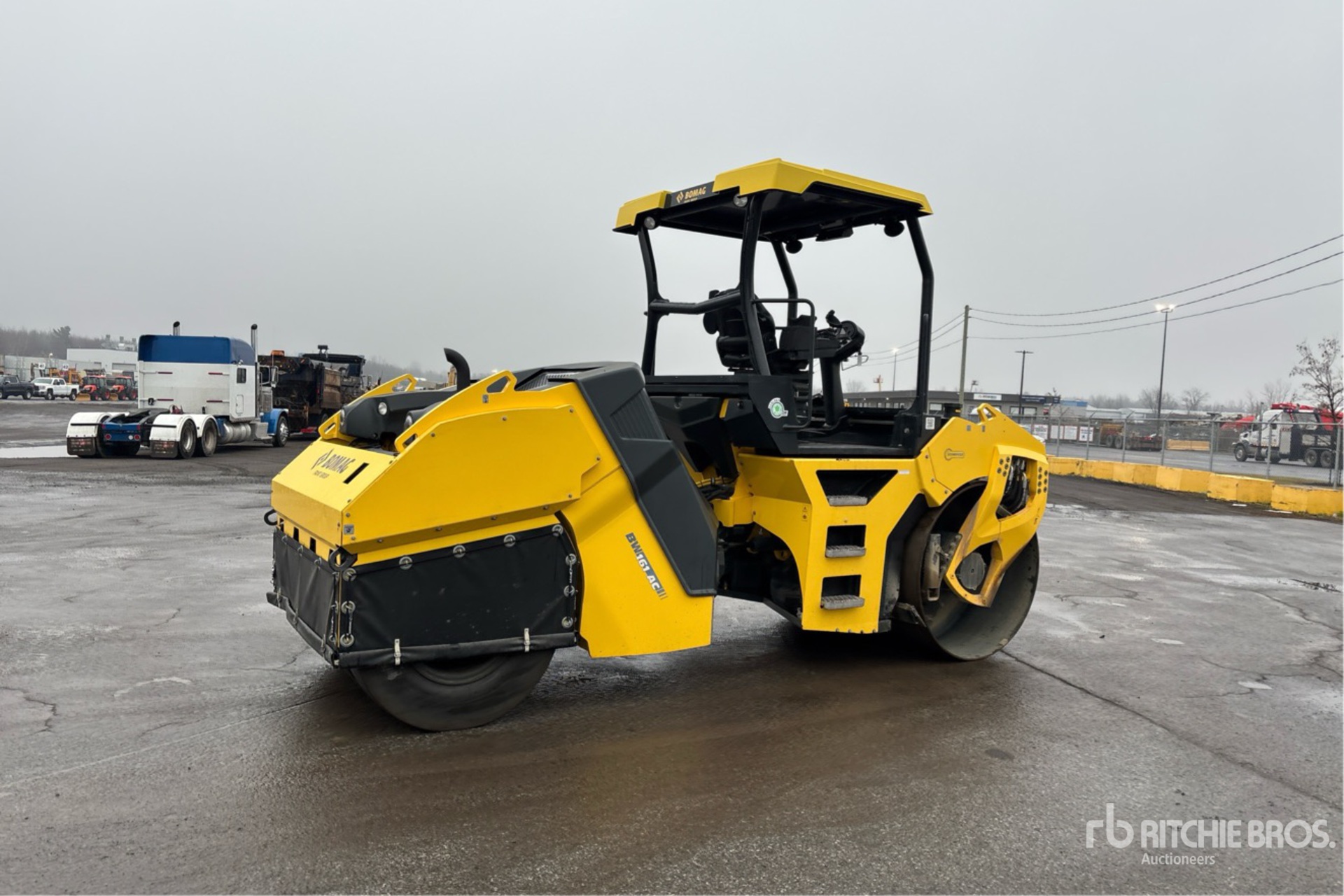 General Appearance with Zdjęcie, prawy dolny róg