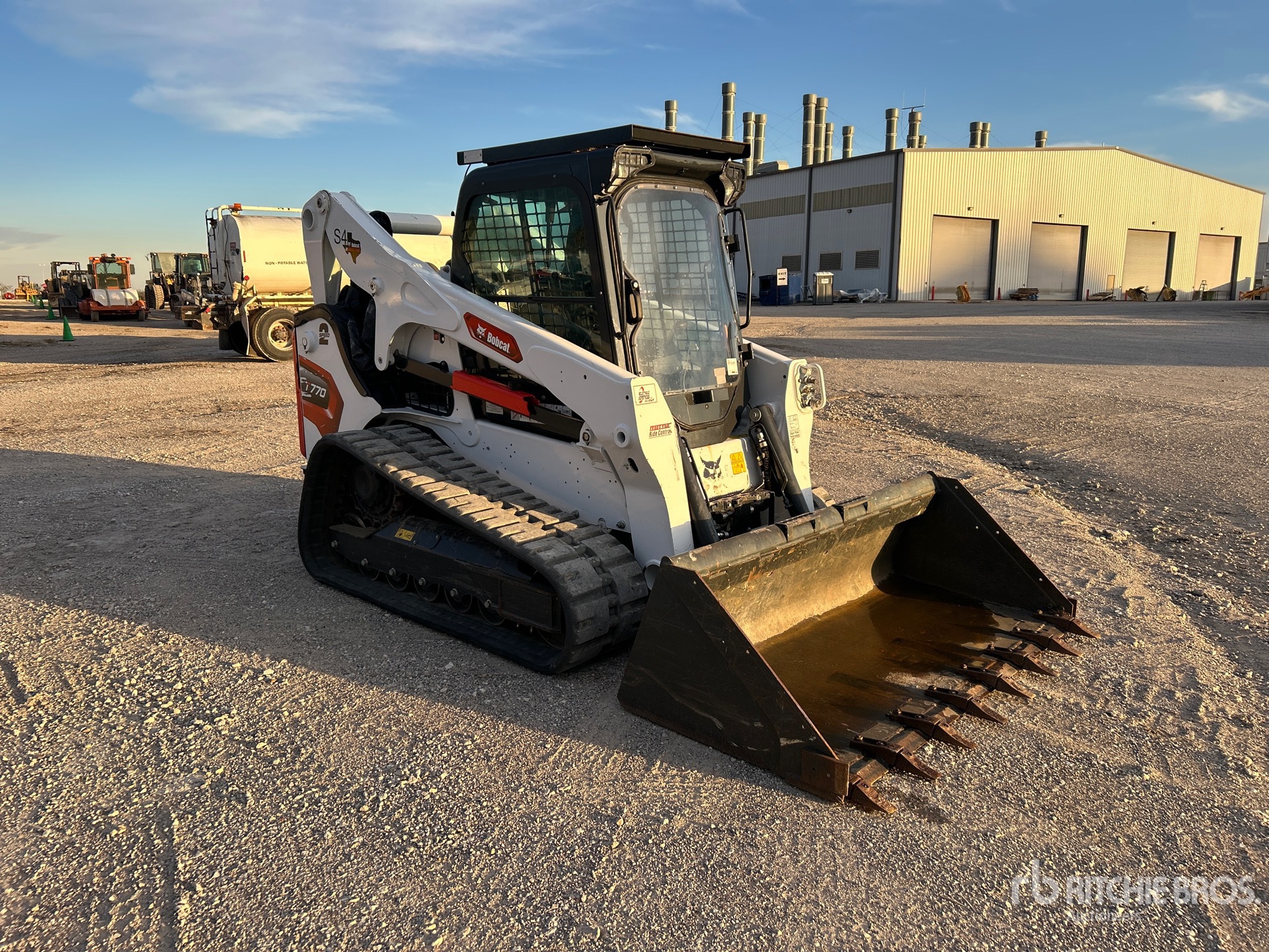 General Appearance with Picture, Right Front Corner