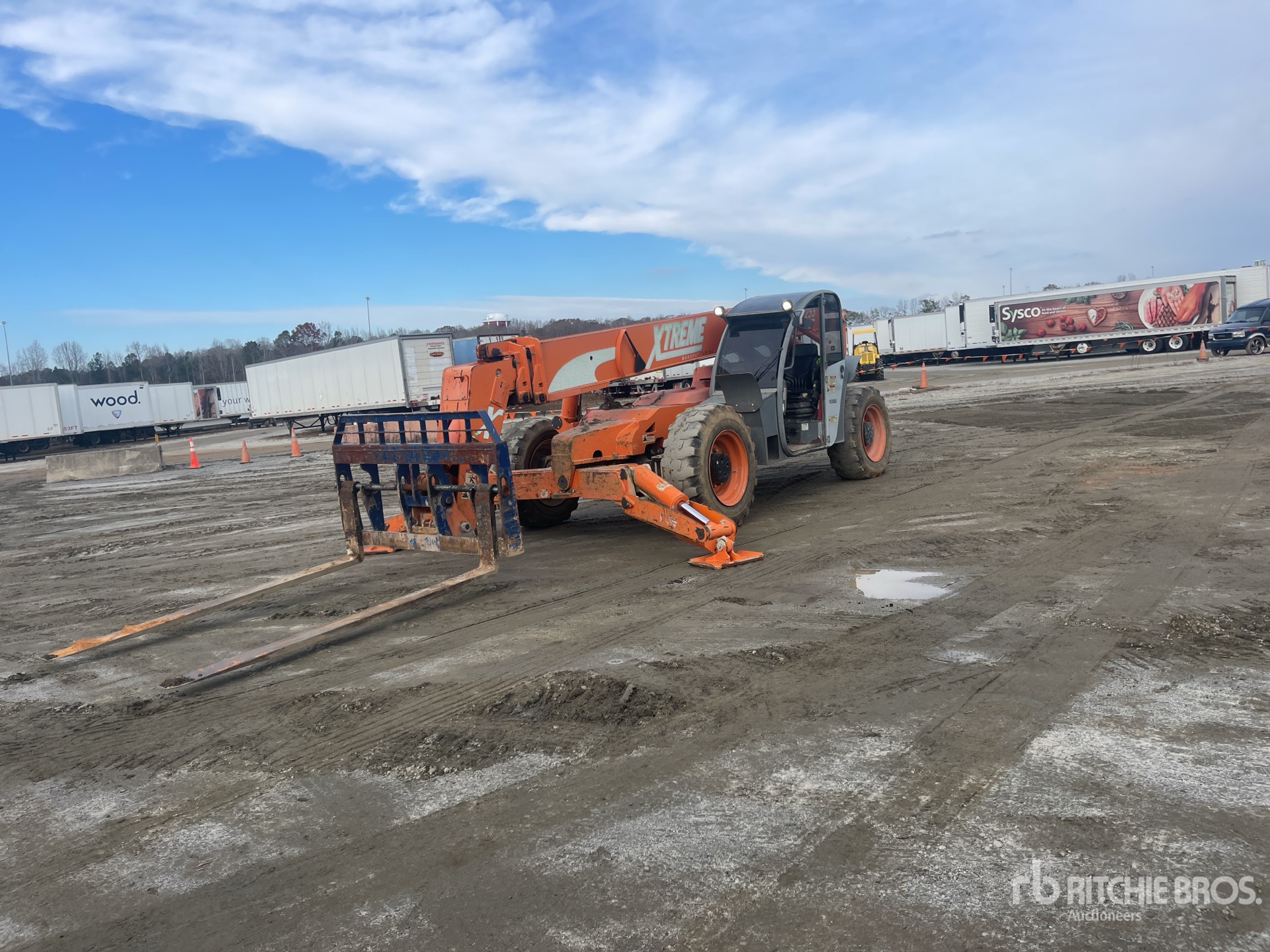 General Appearance with Foto, angolo anteriore sinistro