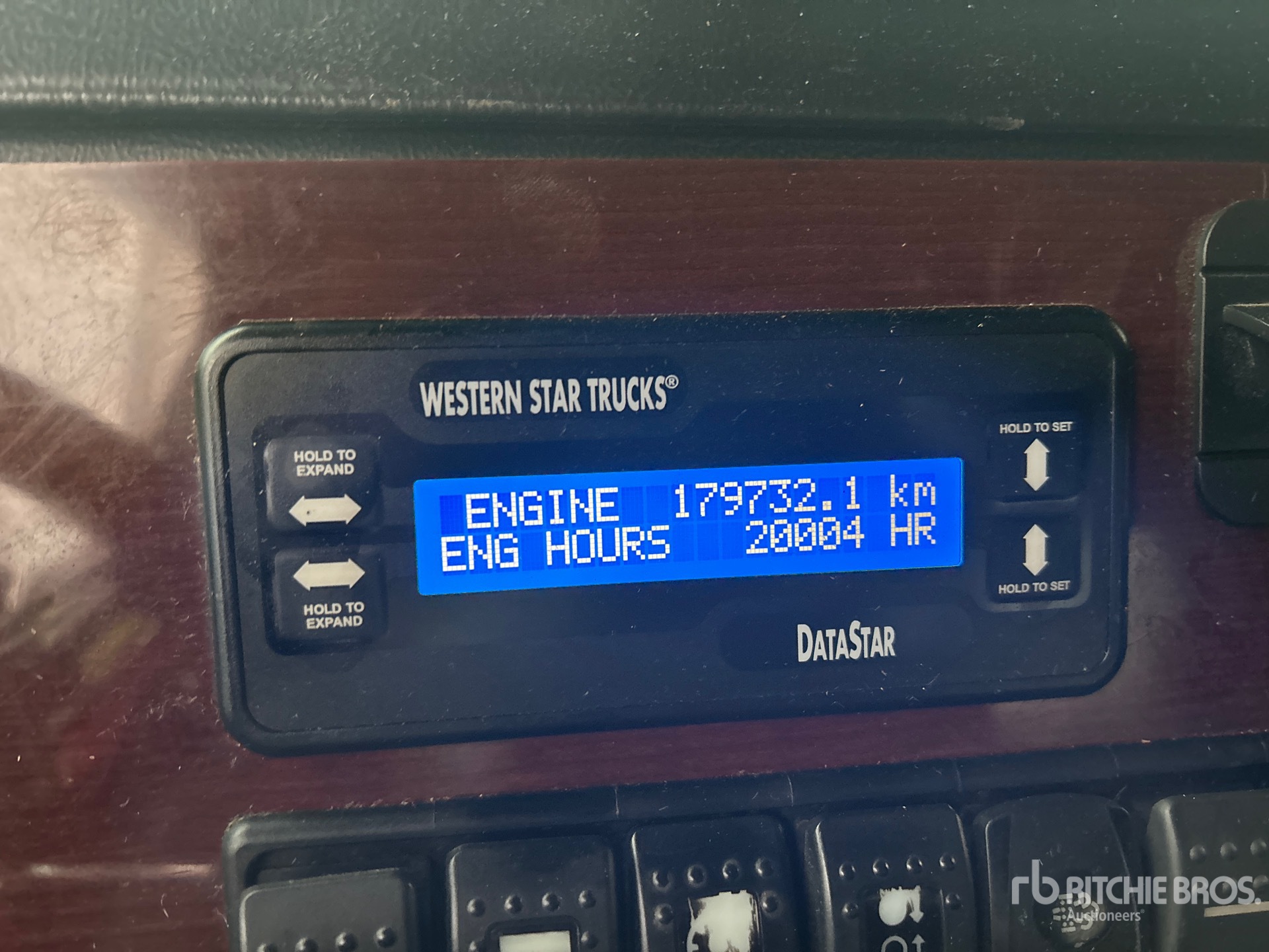 General Appearance with Hour Meter / Odometer