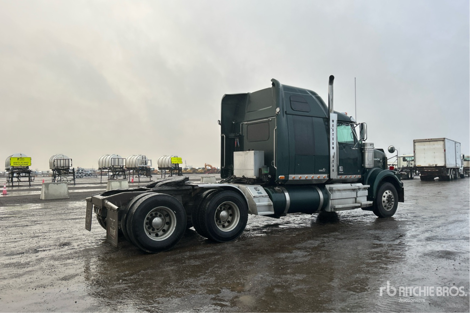 Aspect général with Image, coin arrière droit