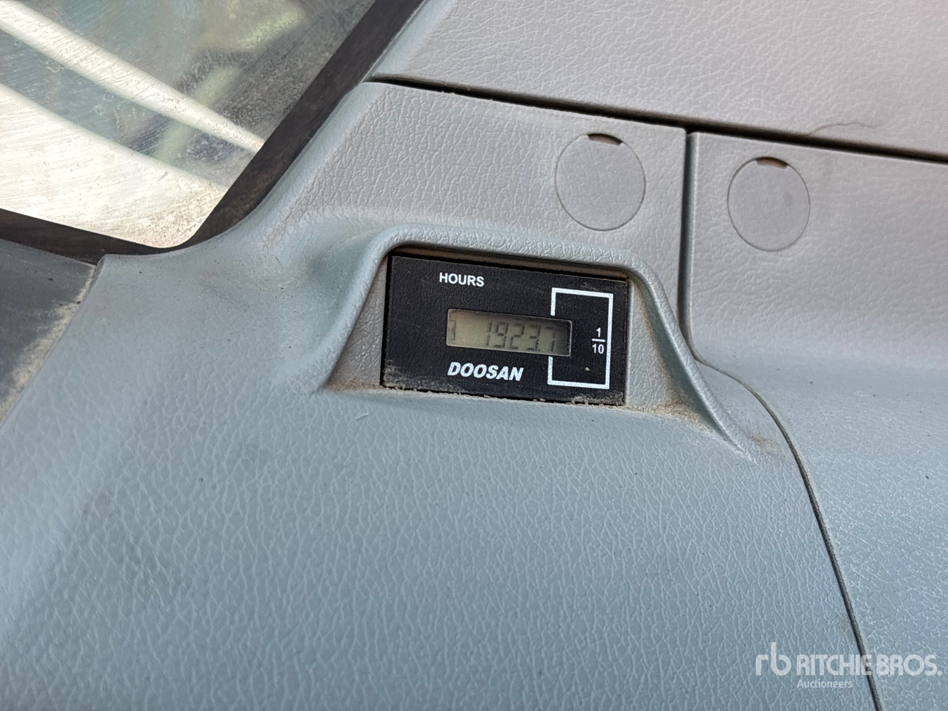 General Appearance with Horímetro / Odómetro