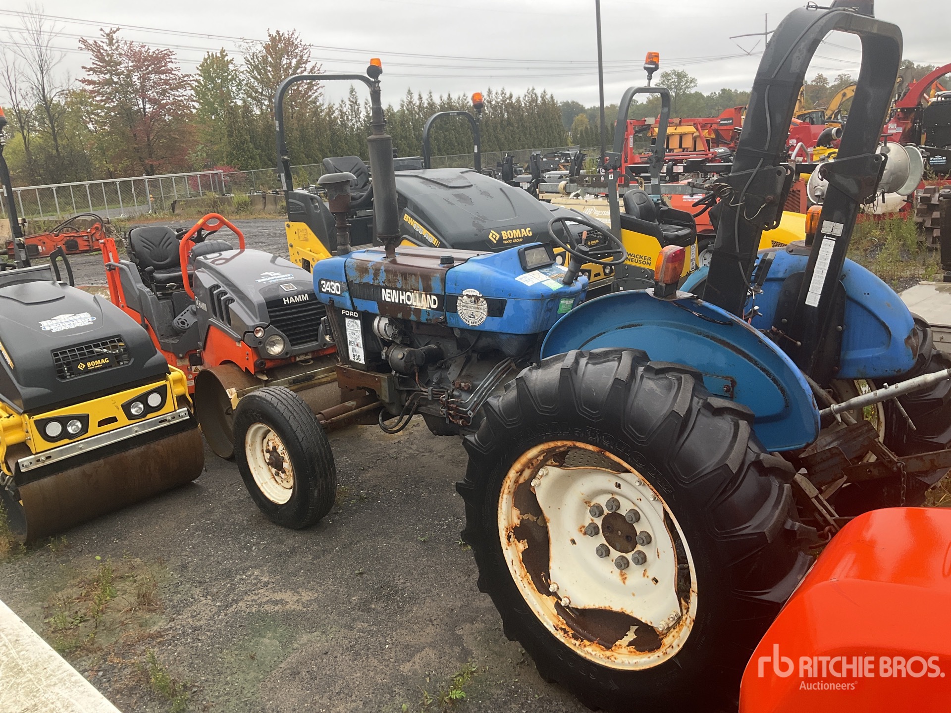 General Appearance with Foto, angolo posteriore sinistro