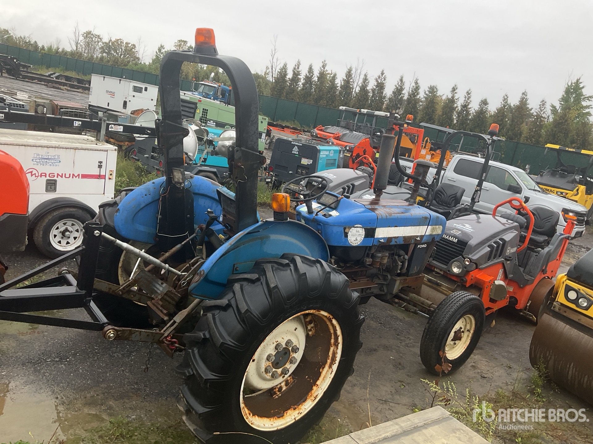 General Appearance with Foto, angolo anteriore sinistro