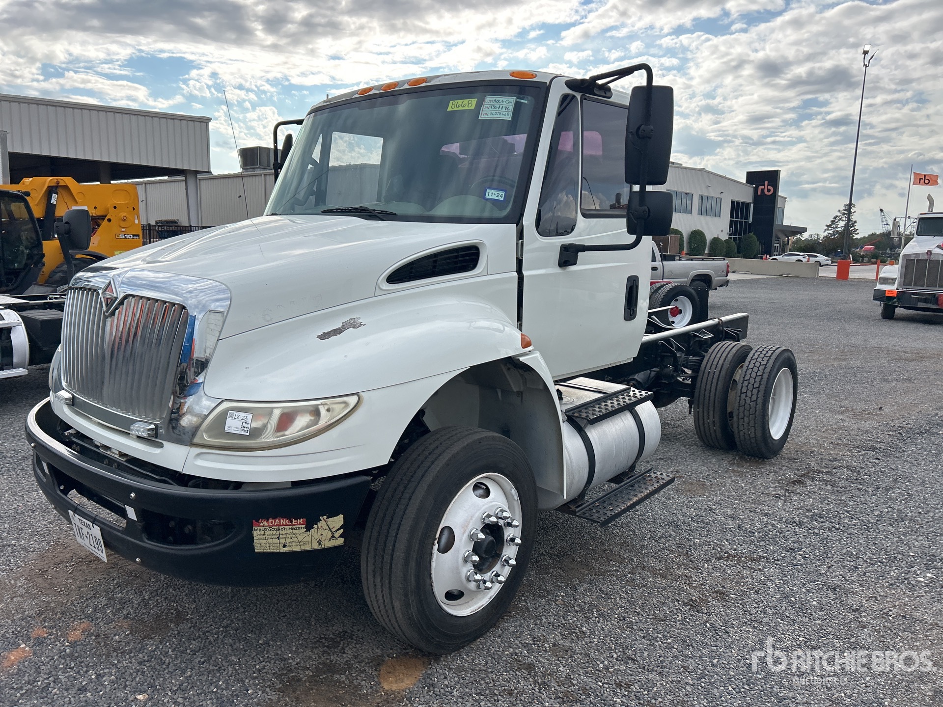 General Appearance with Picture, Left Front Corner