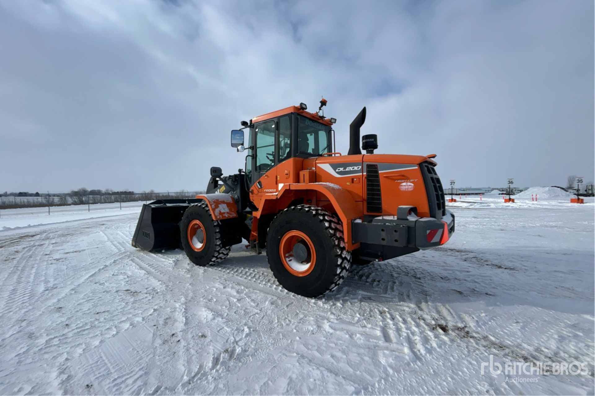 General Appearance with Bild, Ecke hinten links