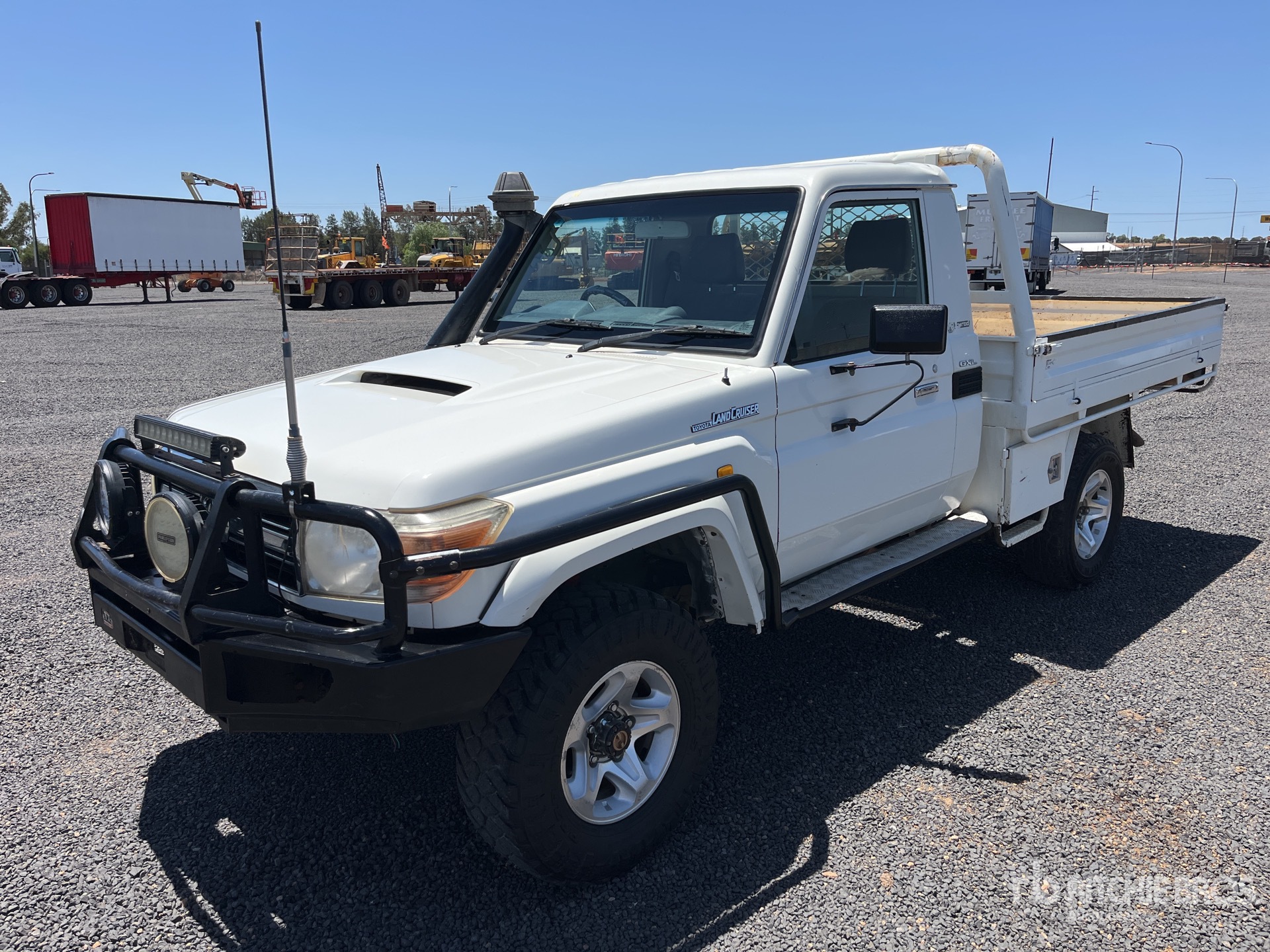 General Appearance with Picture, Right Front Corner