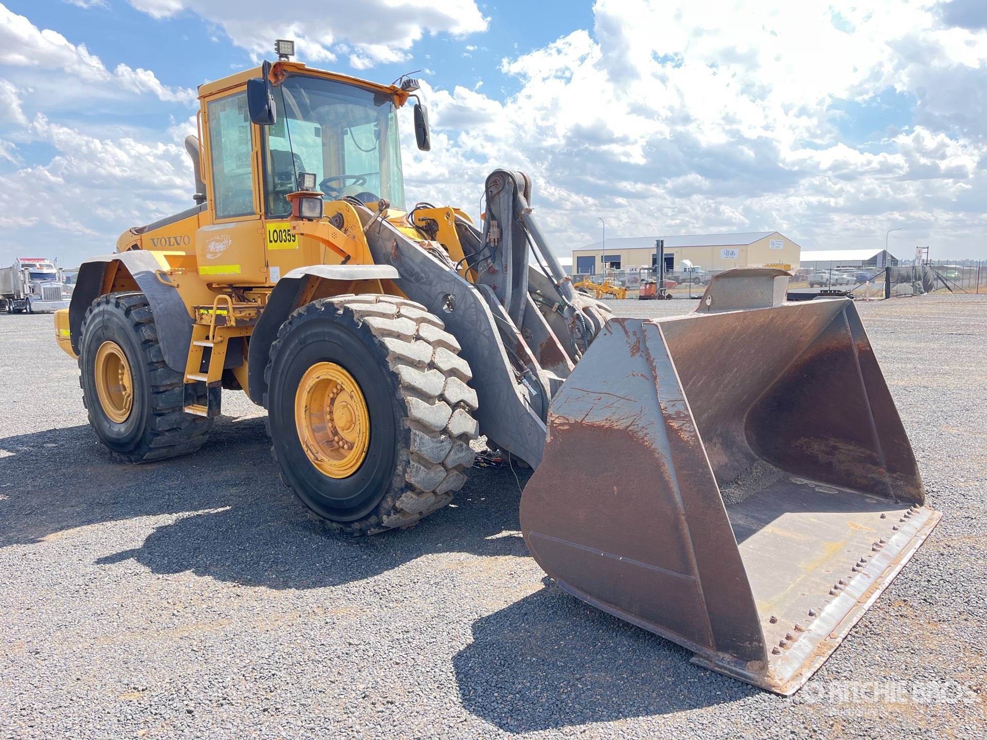 General Appearance with Picture, Right Front Corner