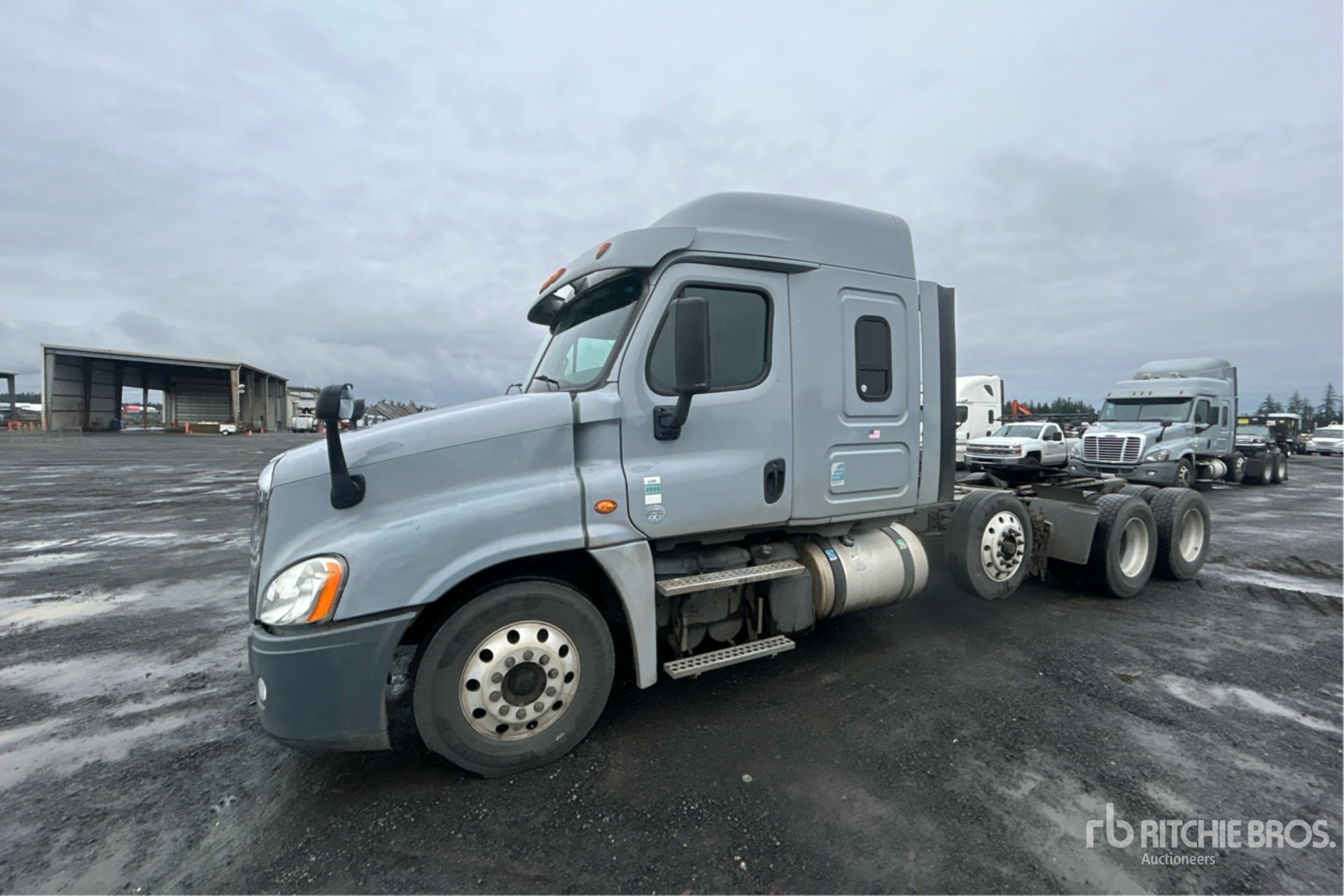 General Appearance with Picture, Left Front Corner