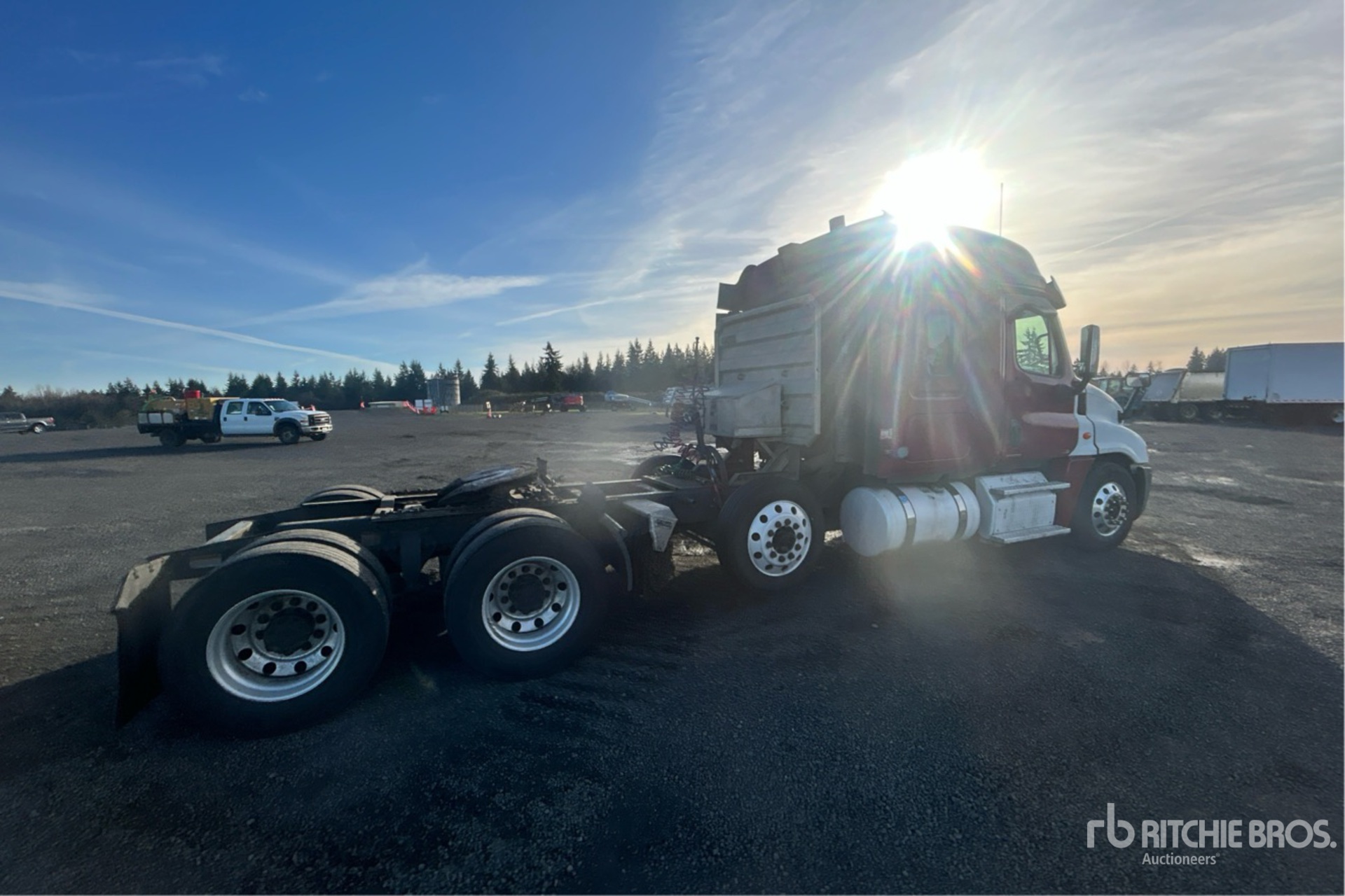 General Appearance with Bild, Ecke hinten rechts