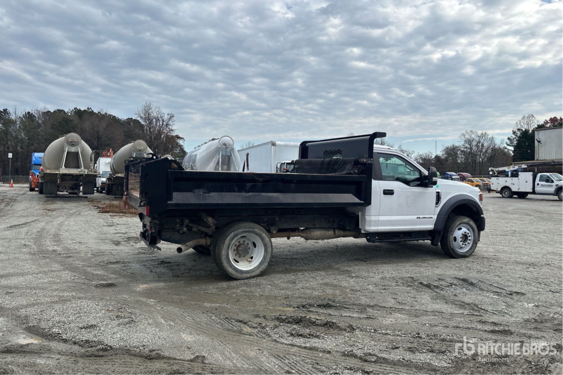 General Appearance with Imagen: esquina trasera derecha