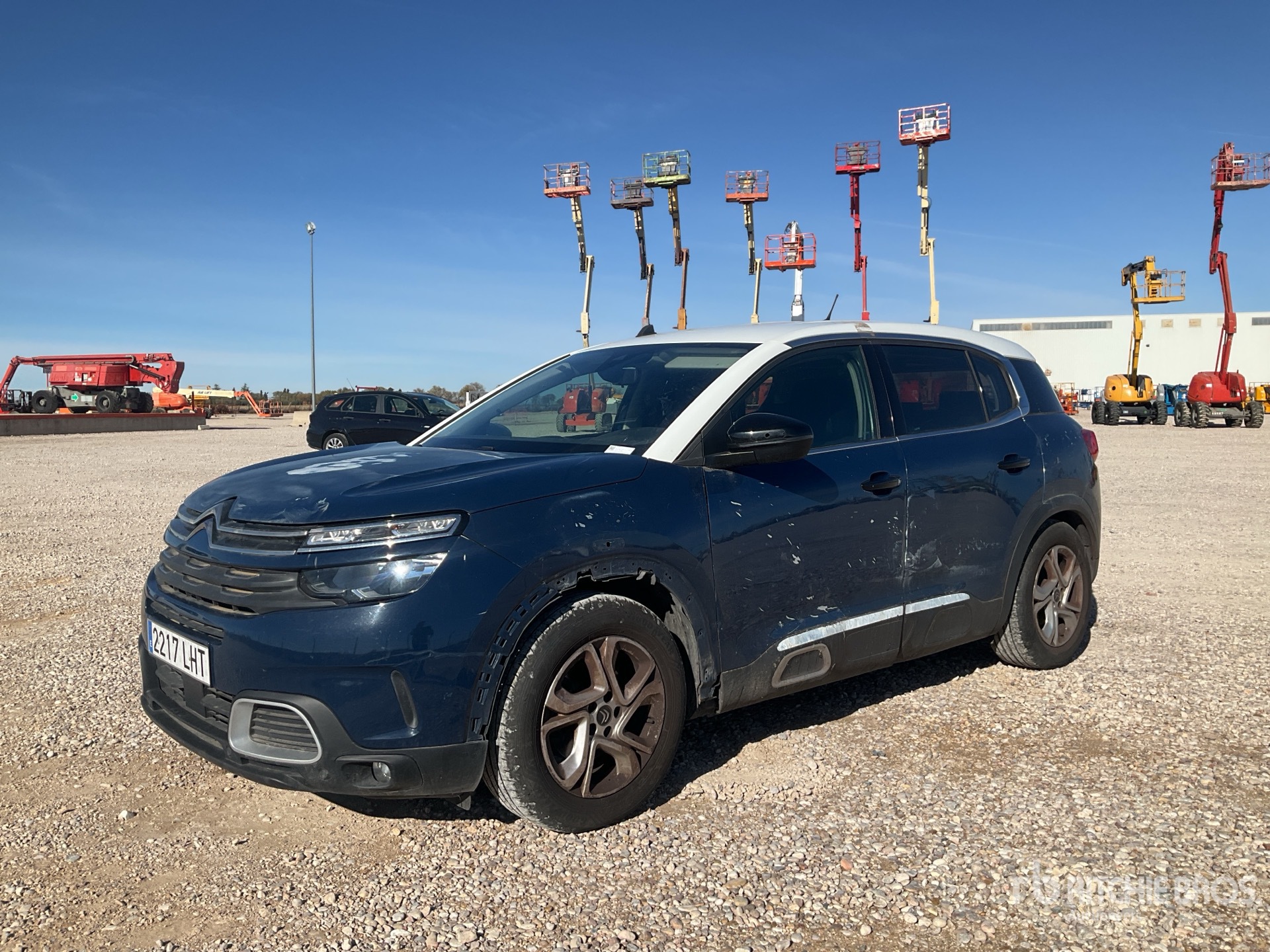 General Appearance with Picture, Left Front Corner