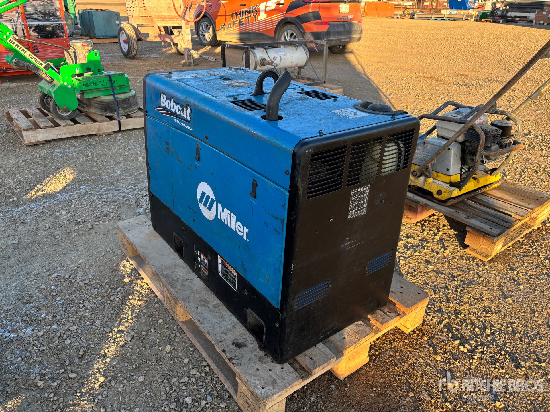 General Appearance with Bild, Ecke hinten links