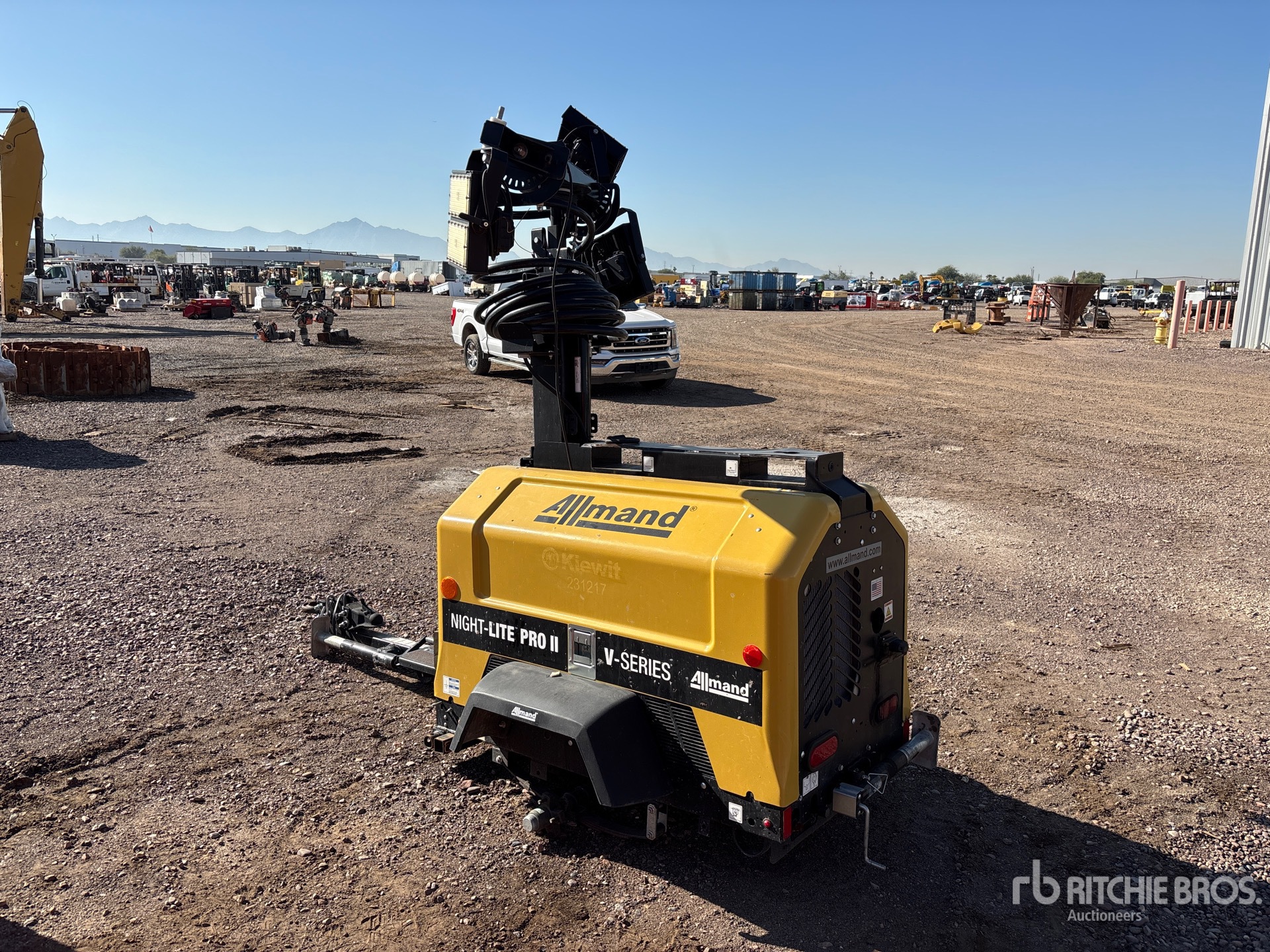 General Appearance with Bild, Ecke hinten links