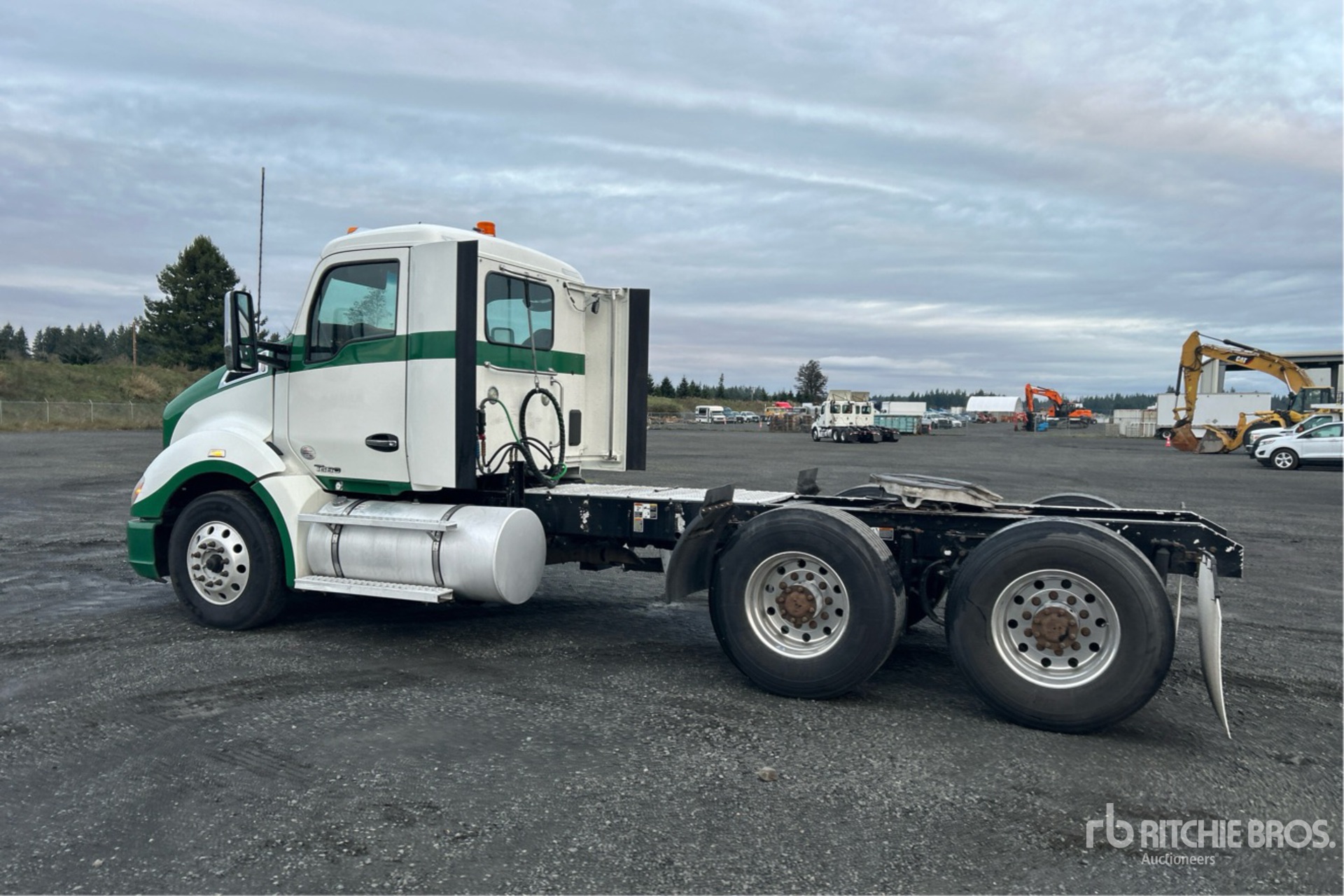 General Appearance with Picture, Left Rear Corner