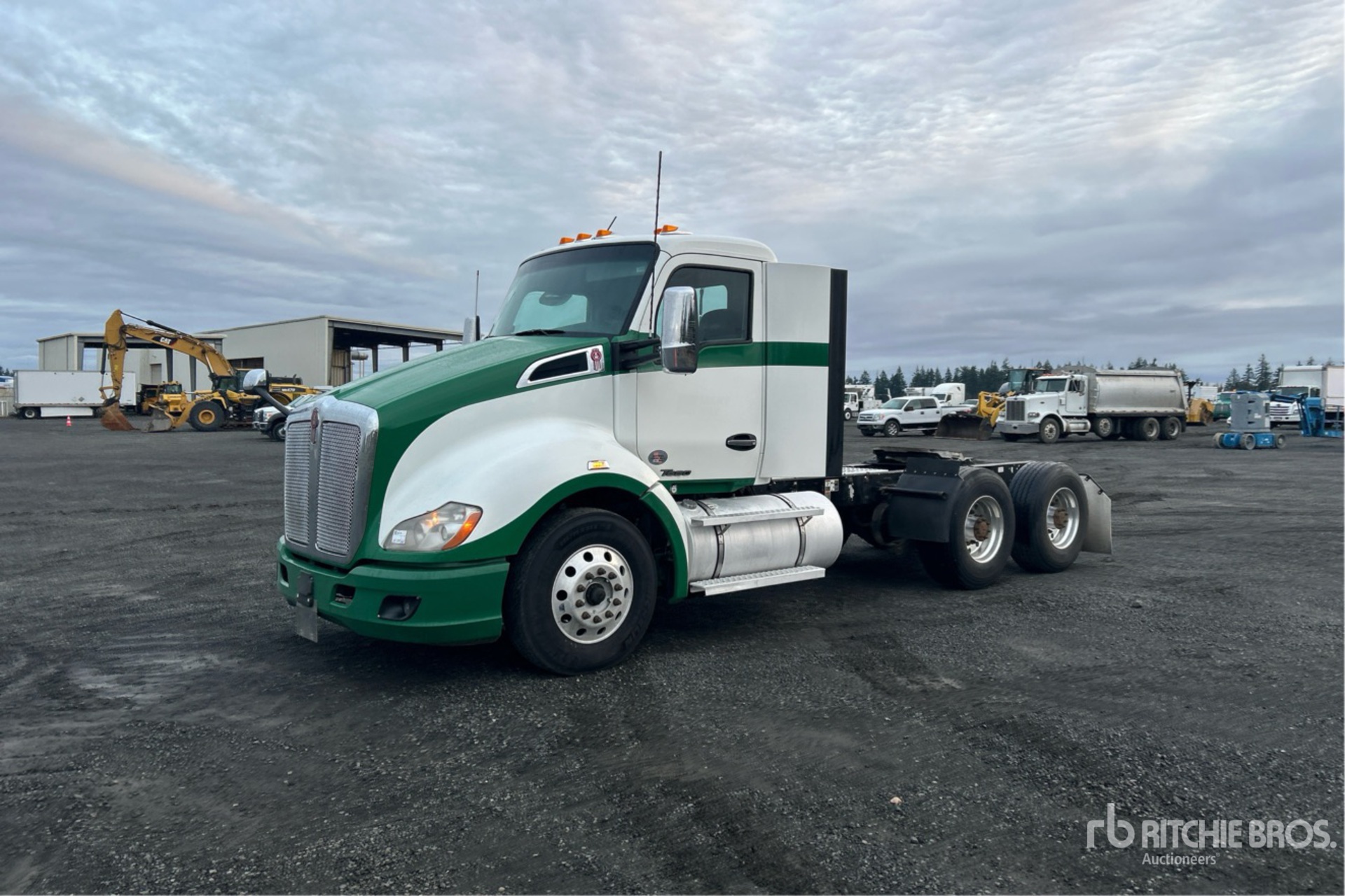 General Appearance with Picture, Left Front Corner