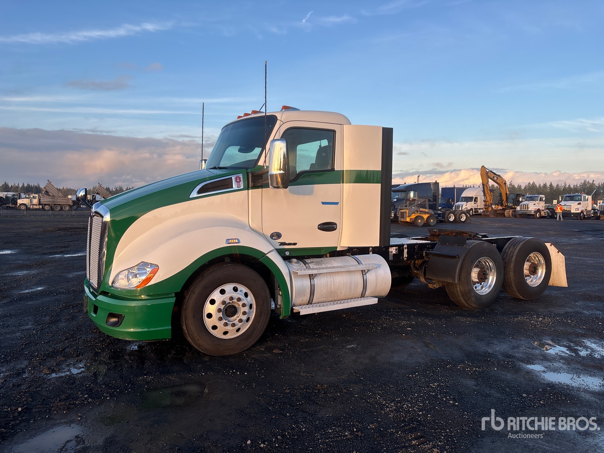 General Appearance with Picture, Left Front Corner