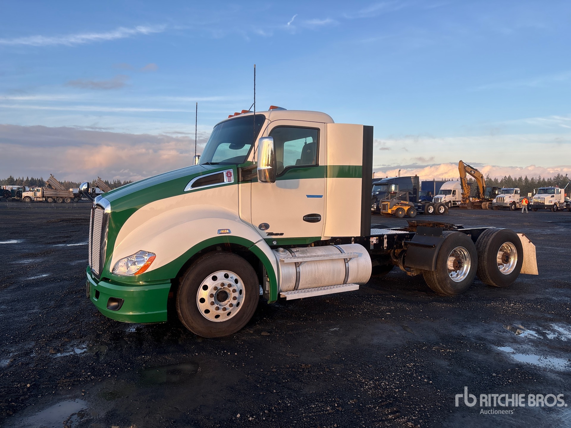 General Appearance with Featured Photo