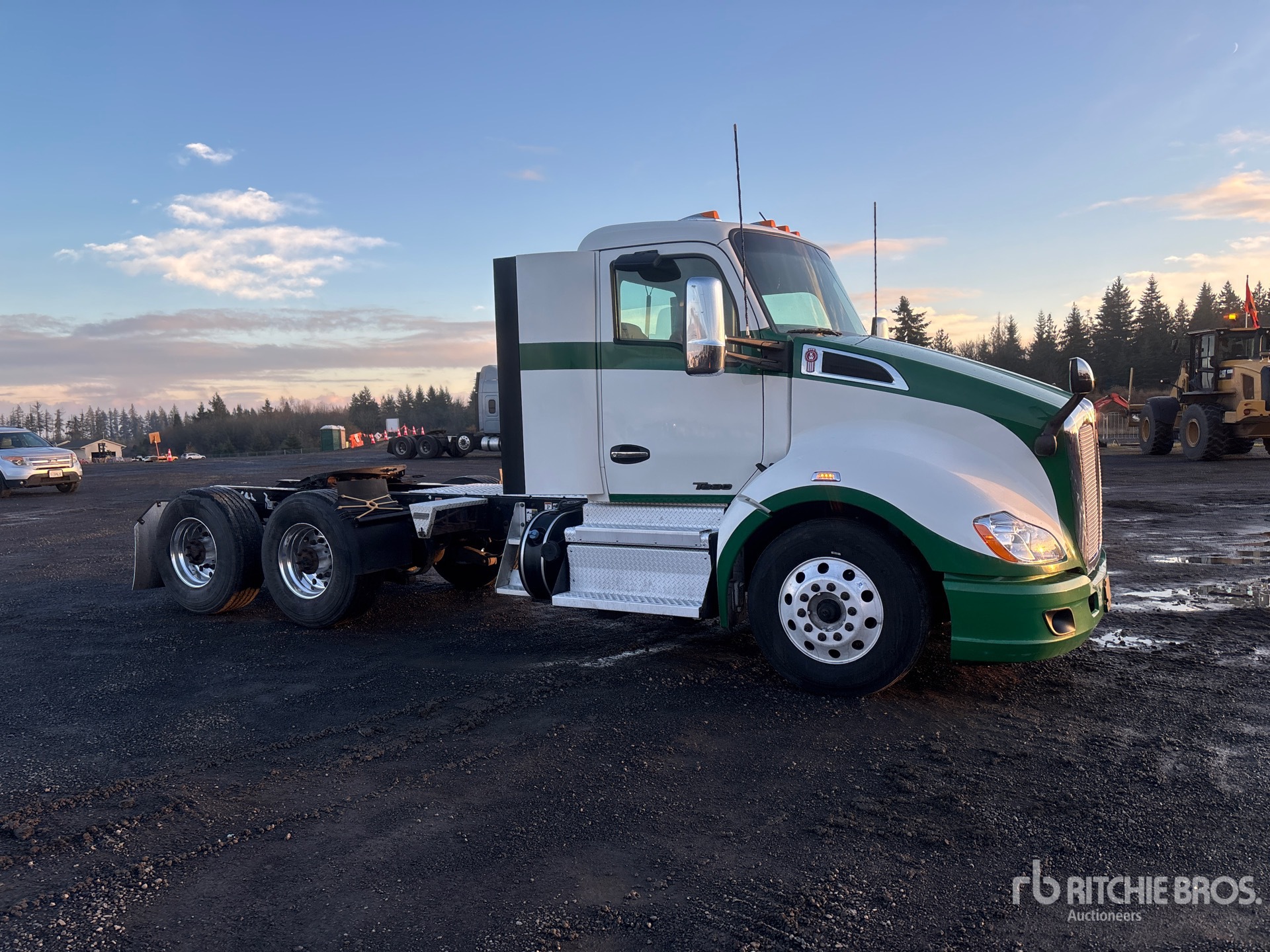 General Appearance with Picture, Right Front Corner