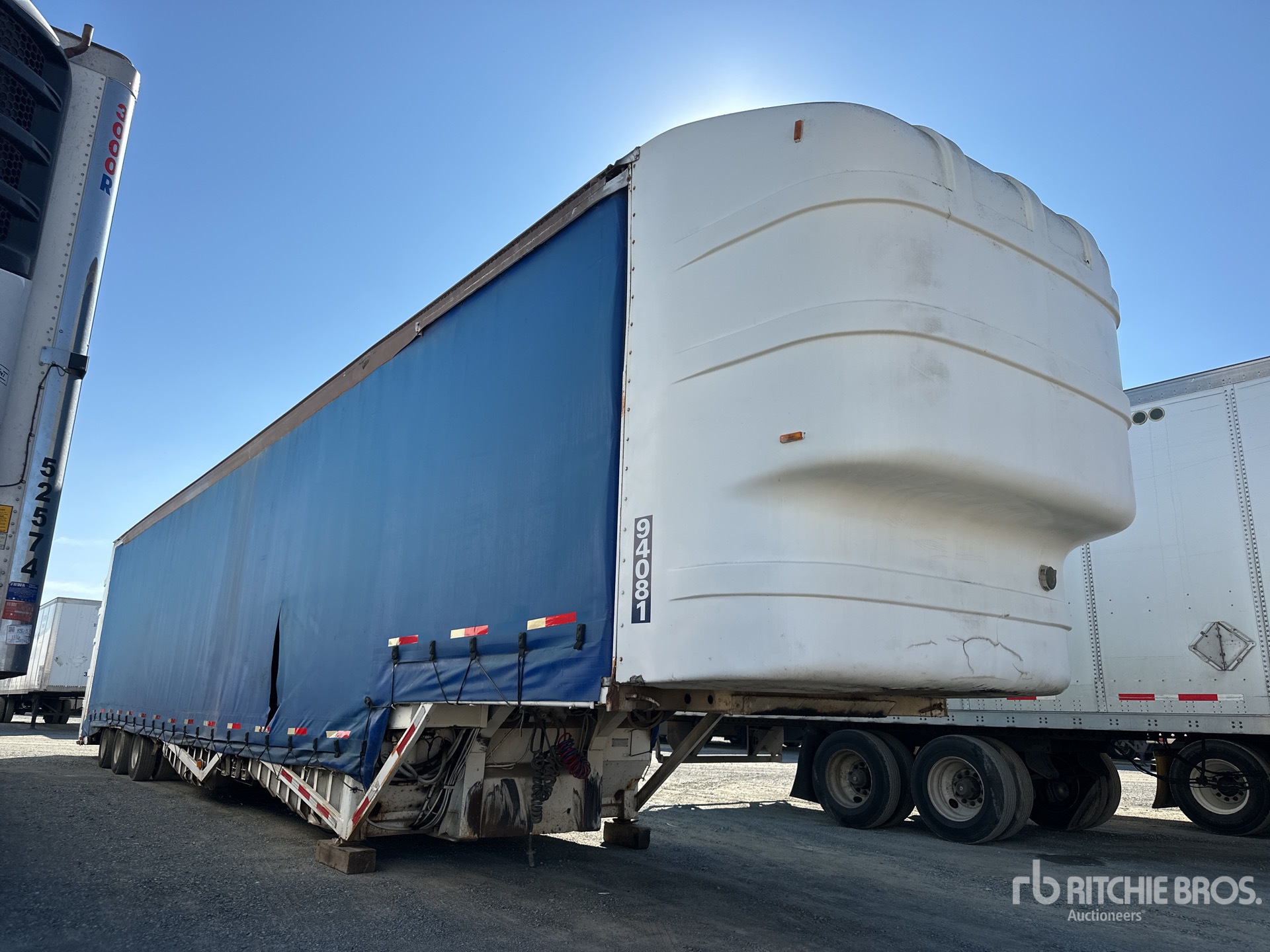 General Appearance with Image, coin avant droit