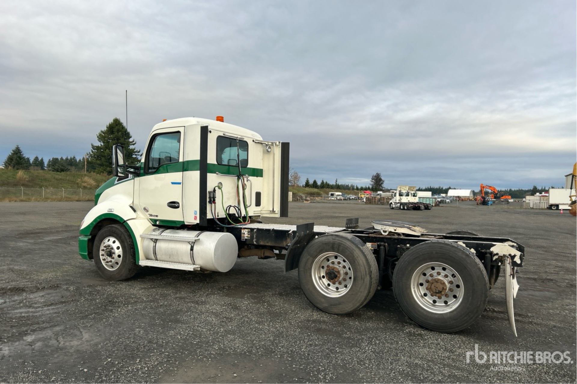 General Appearance with Picture, Left Rear Corner