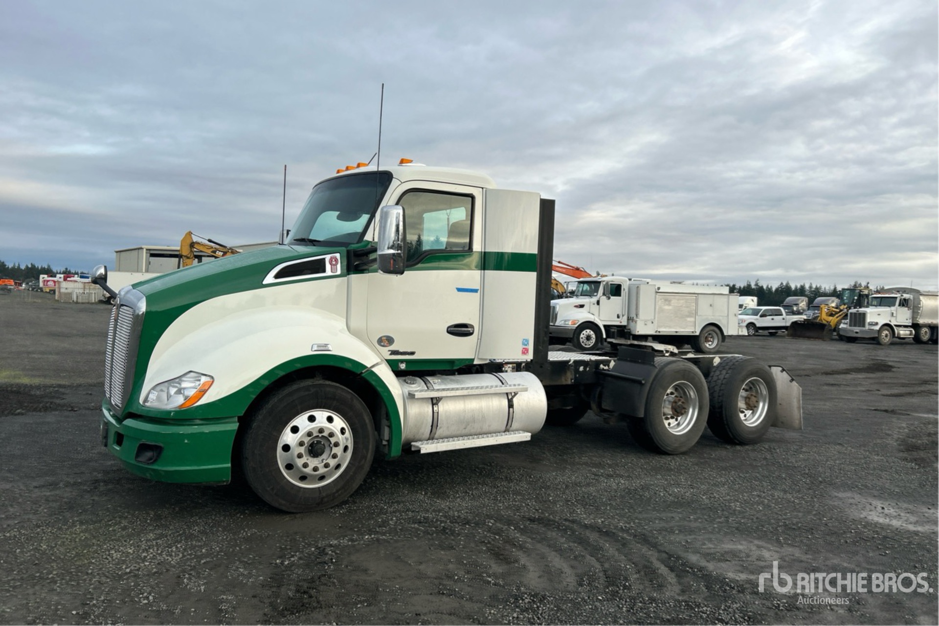 General Appearance with Picture, Left Front Corner