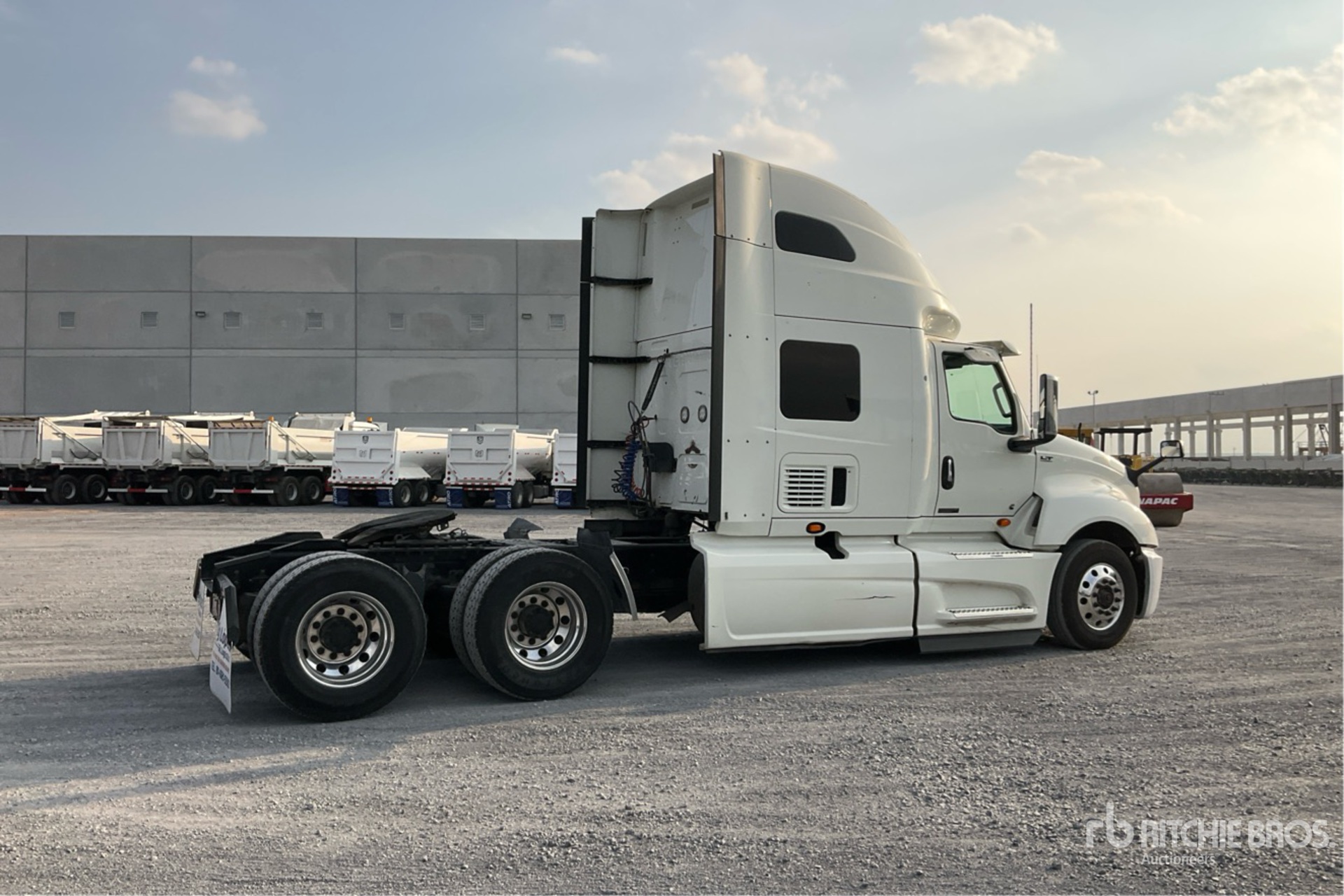 General Appearance with Imagen: esquina trasera derecha