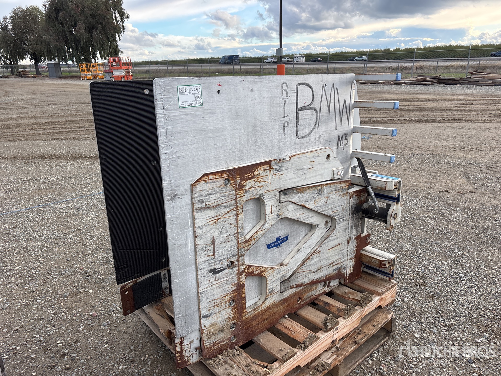 General Appearance with Picture, Left Front Corner