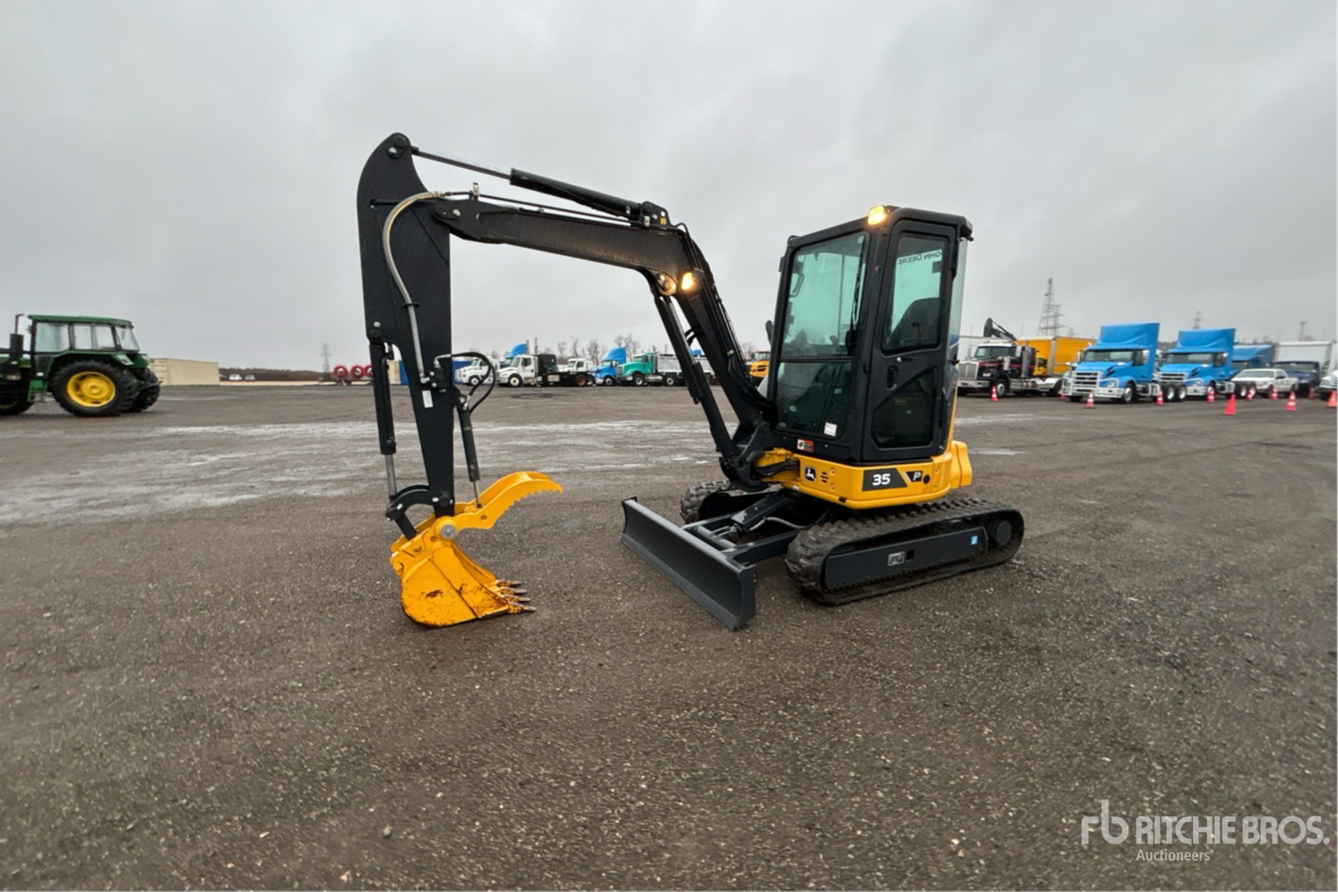 General Appearance with Image, coin avant gauche