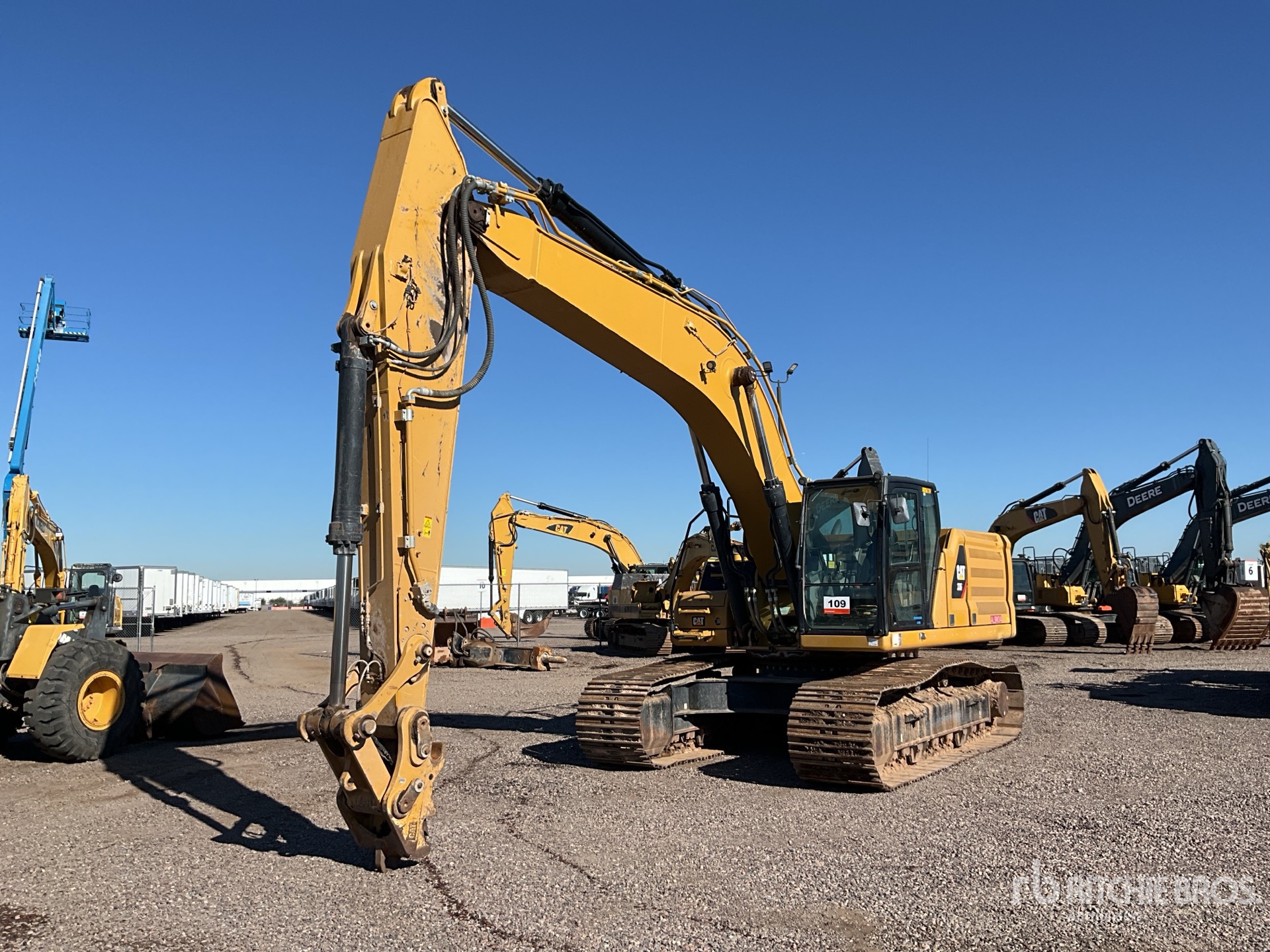 General Appearance with Foto, angolo anteriore sinistro