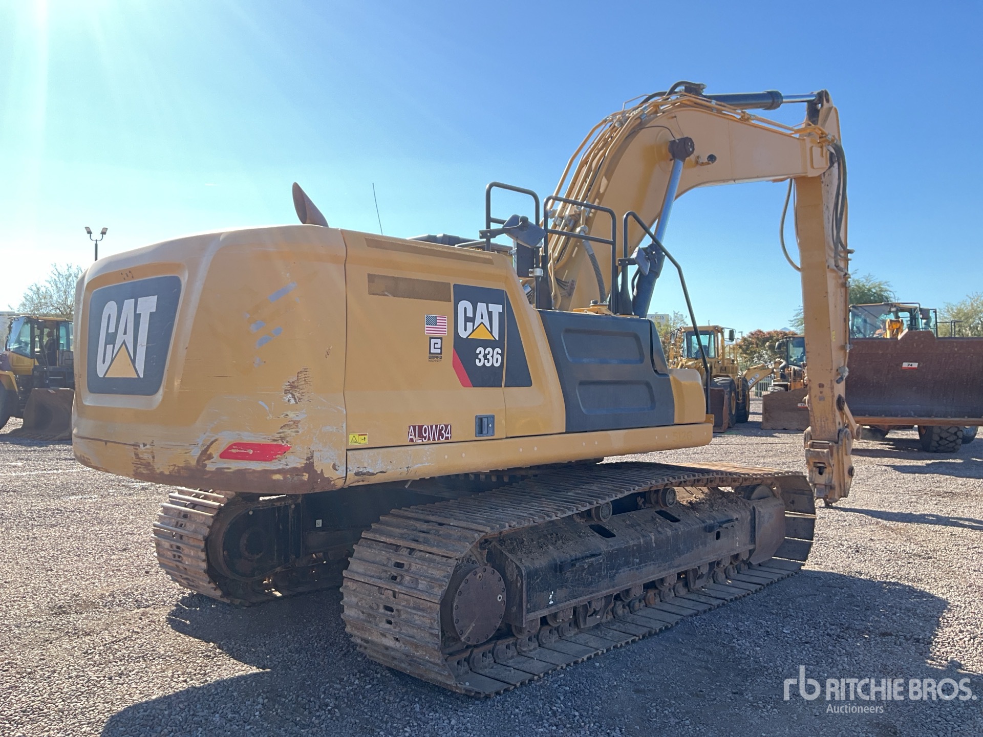 General Appearance with Foto, angolo anteriore sinistro