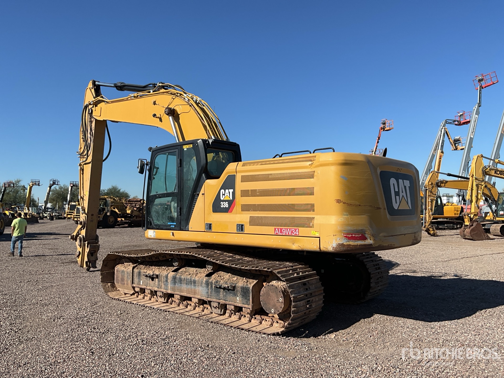 General Appearance with Foto, angolo posteriore sinistro